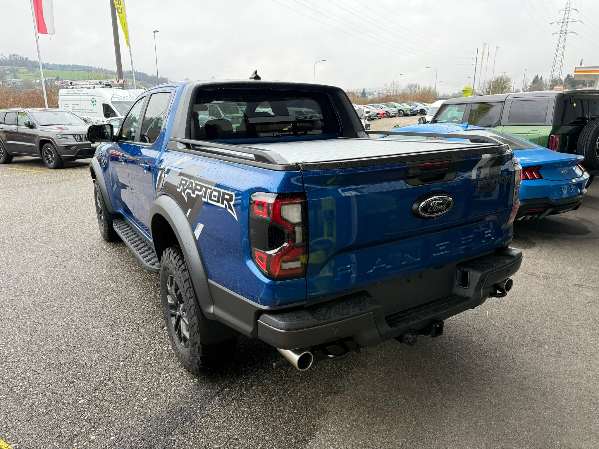 listing desktop thumbnail image 4