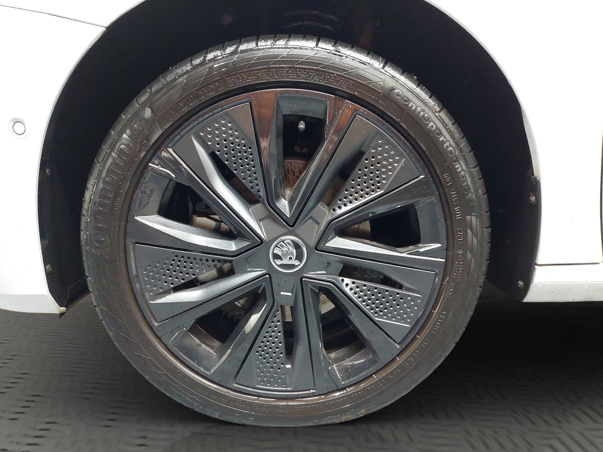 listing desktop thumbnail image 11