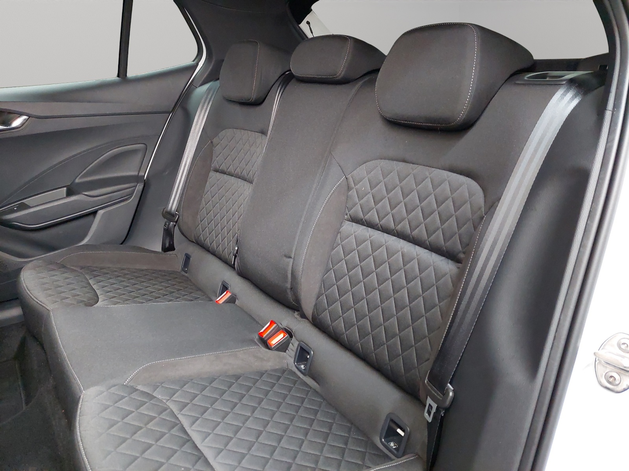 listing desktop thumbnail image 7