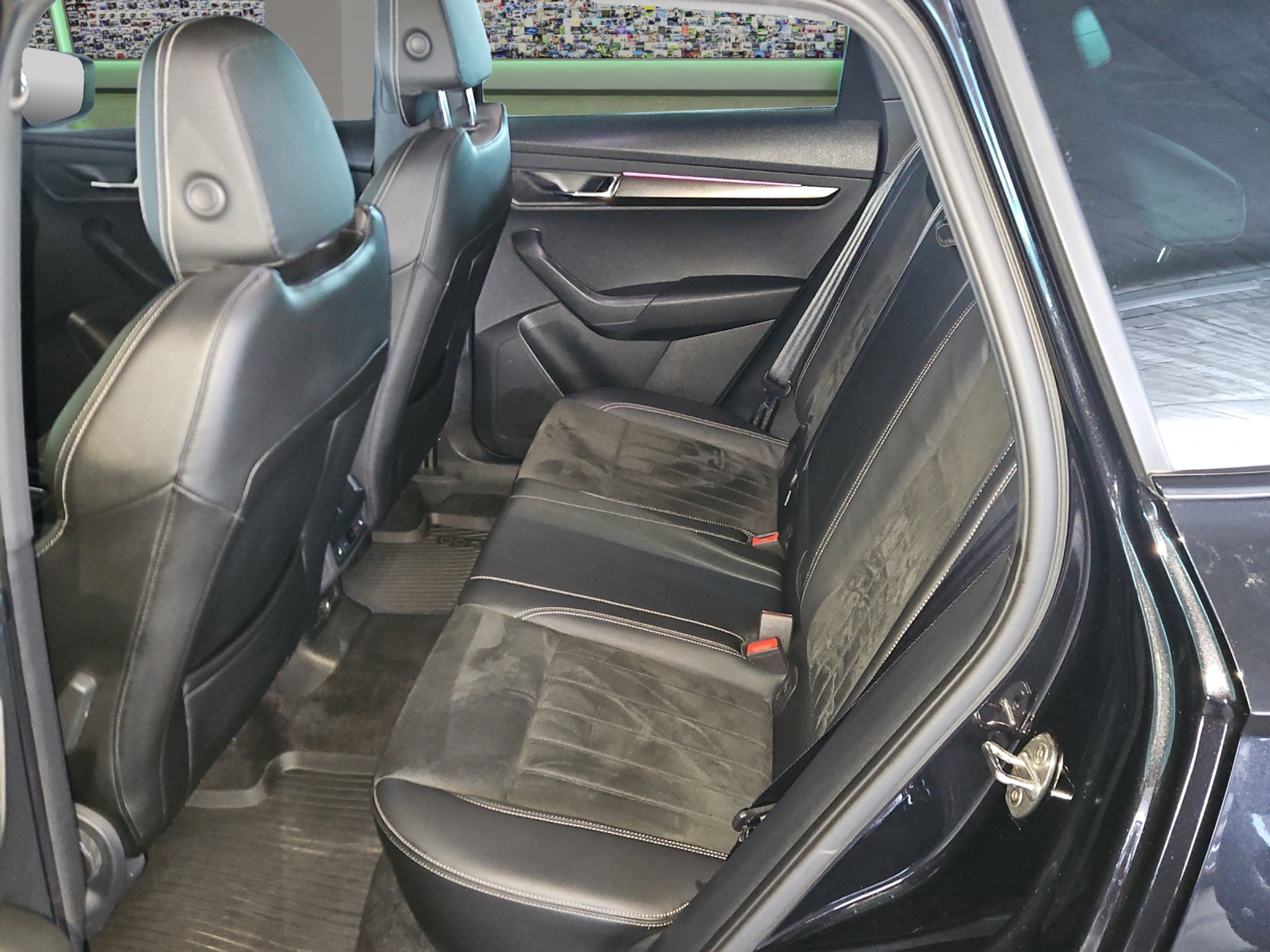 listing desktop thumbnail image 9