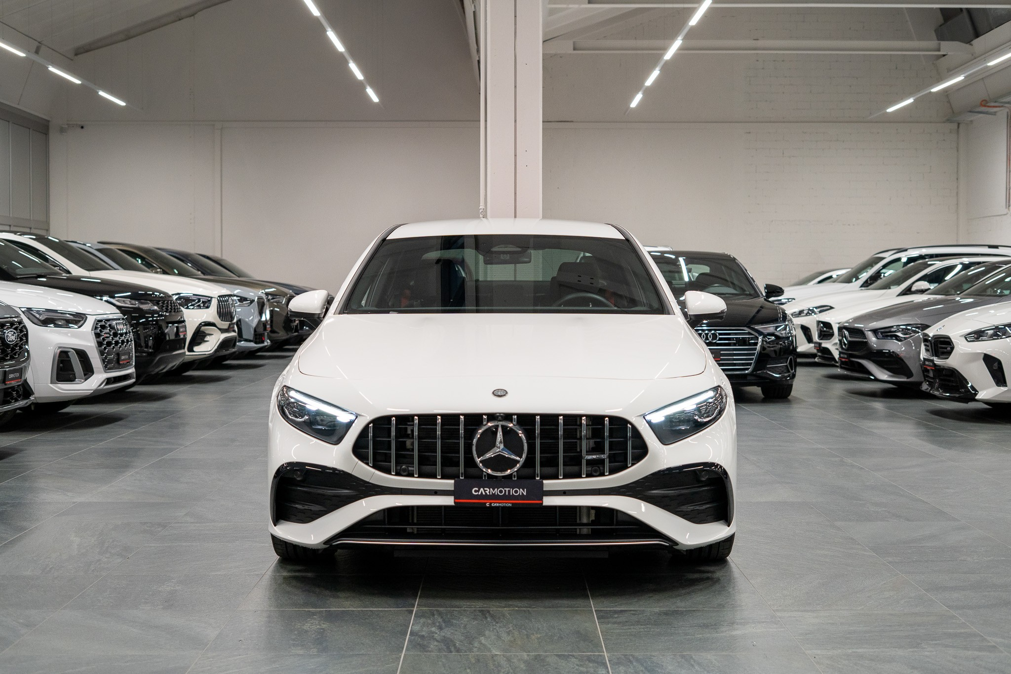 listing desktop thumbnail image 1