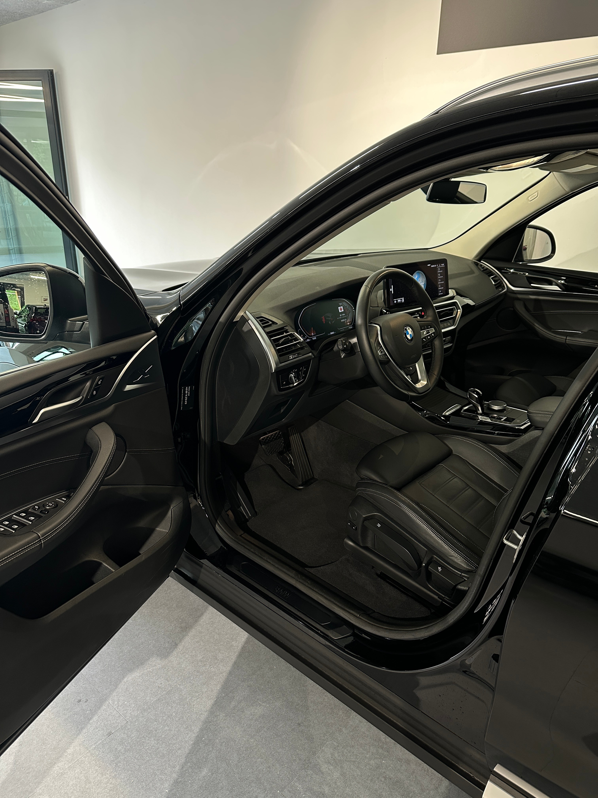 listing desktop thumbnail image 10