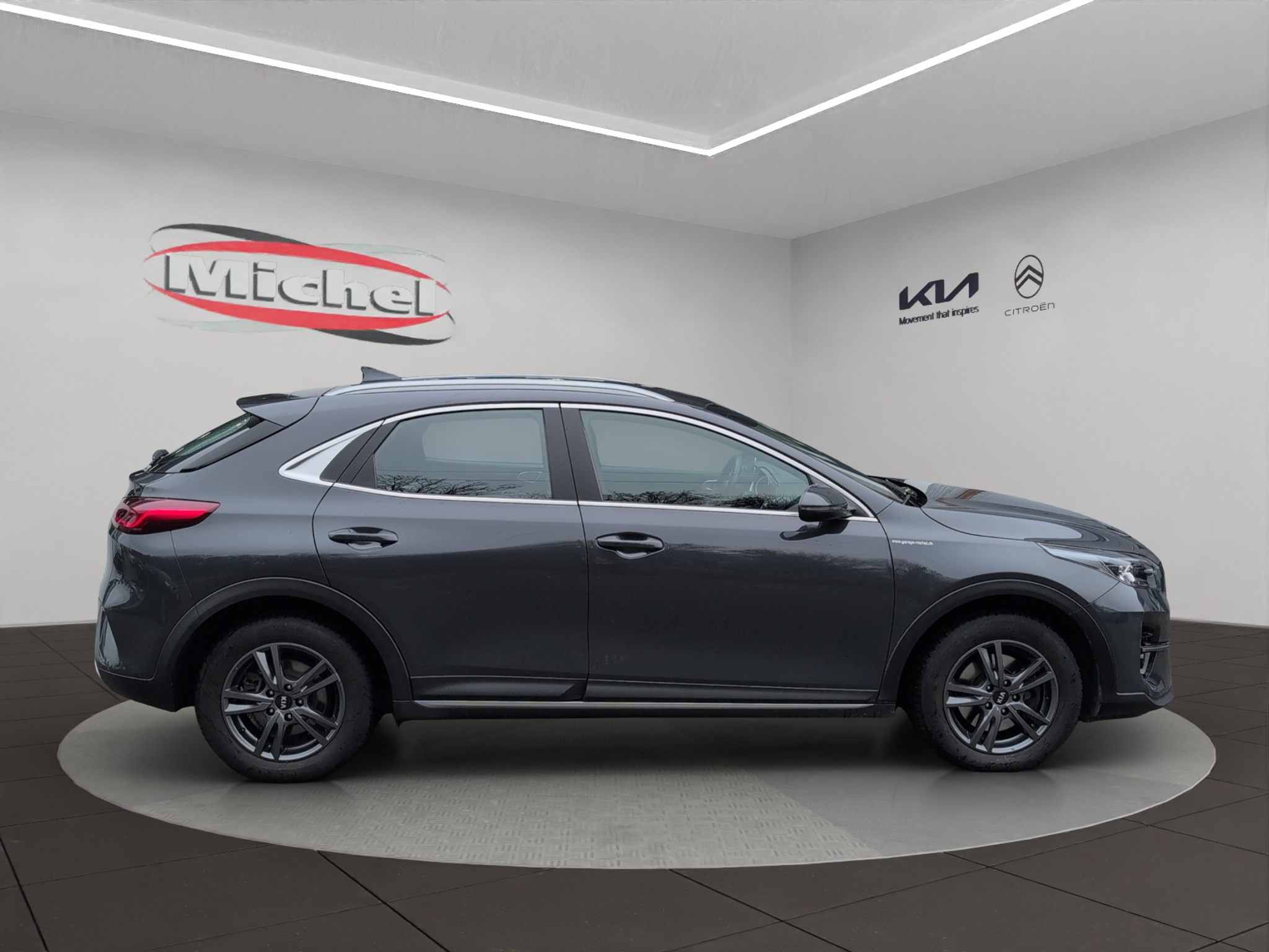 listing desktop thumbnail image 3