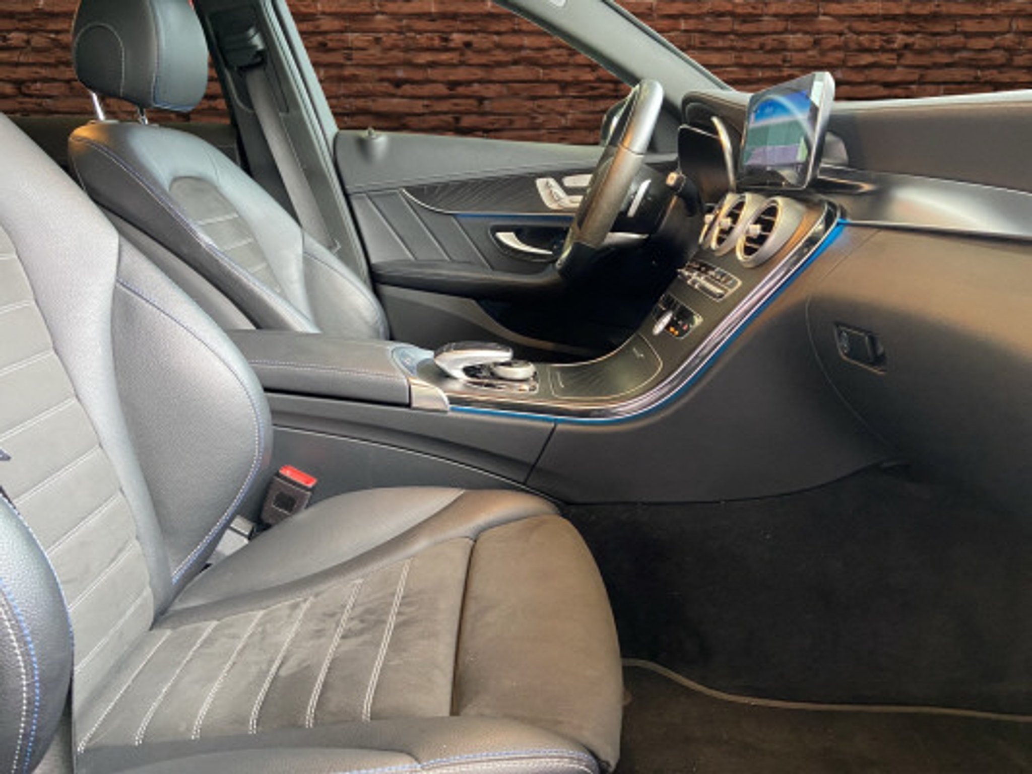 listing desktop thumbnail image 11