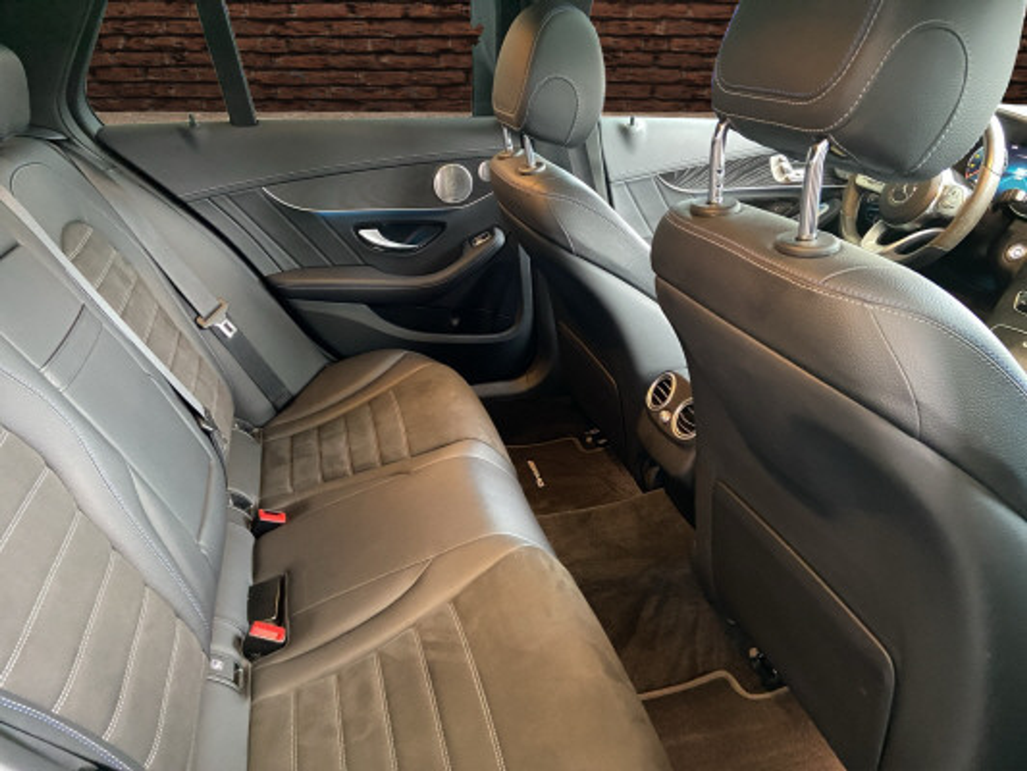 listing desktop thumbnail image 12