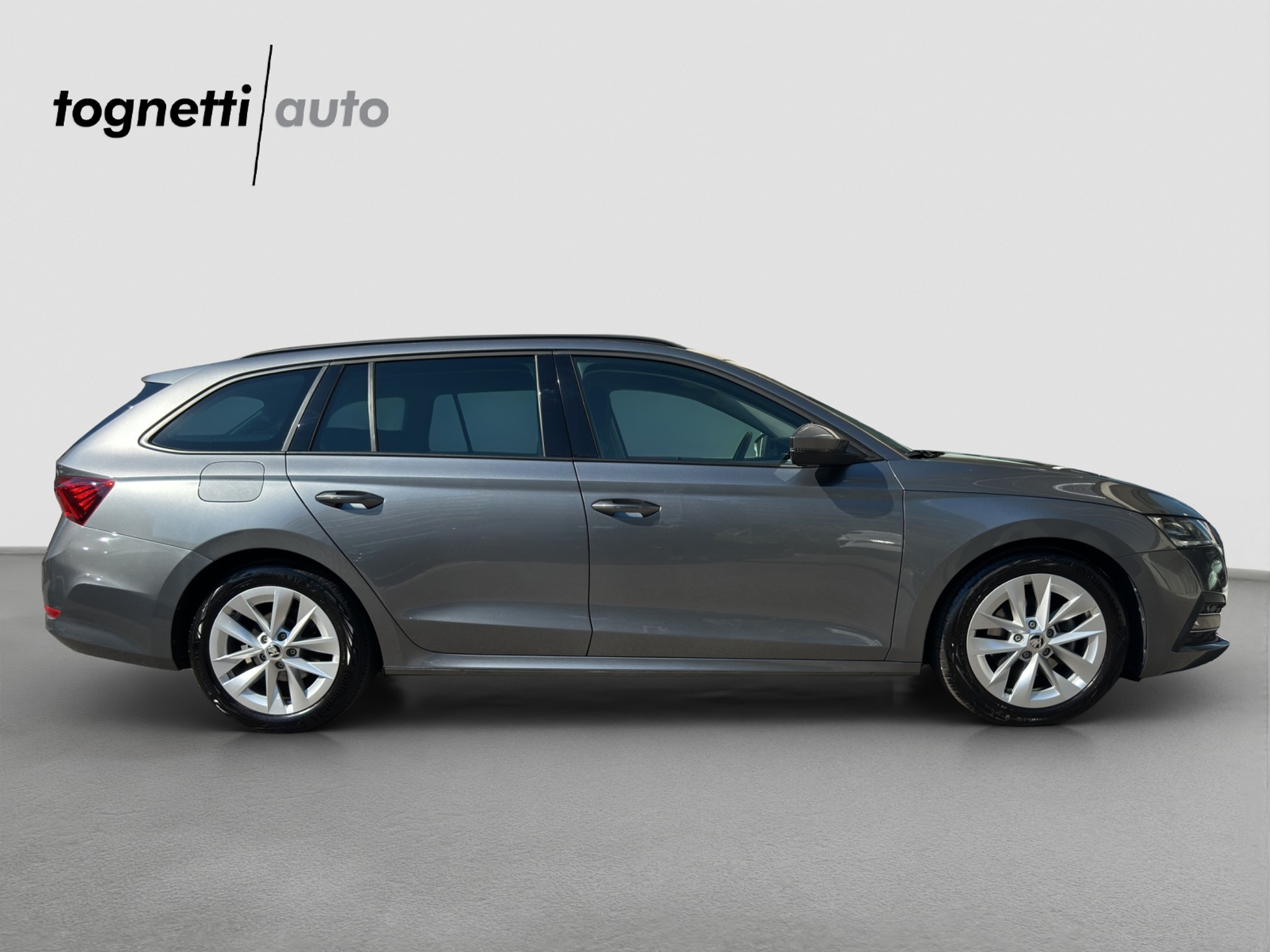 listing desktop thumbnail image 2