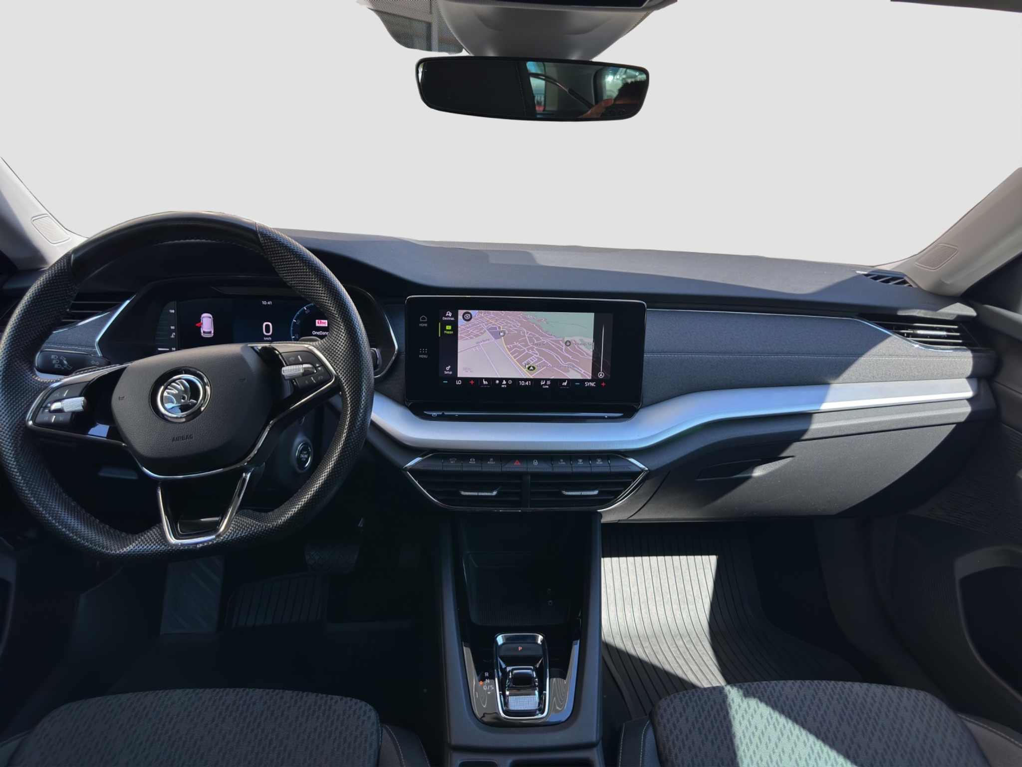 listing desktop thumbnail image 8