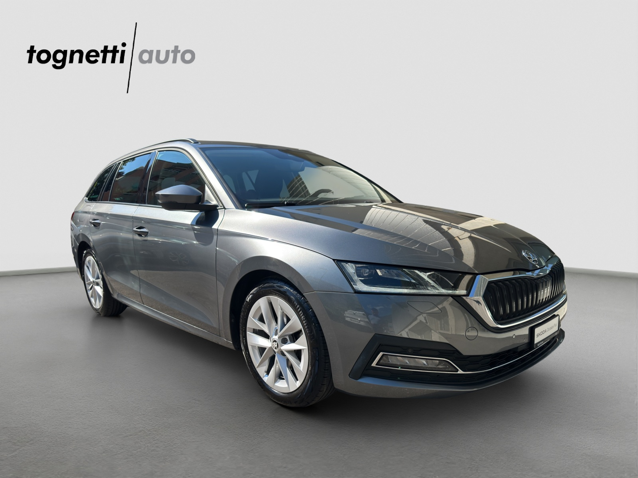 listing desktop thumbnail image 1