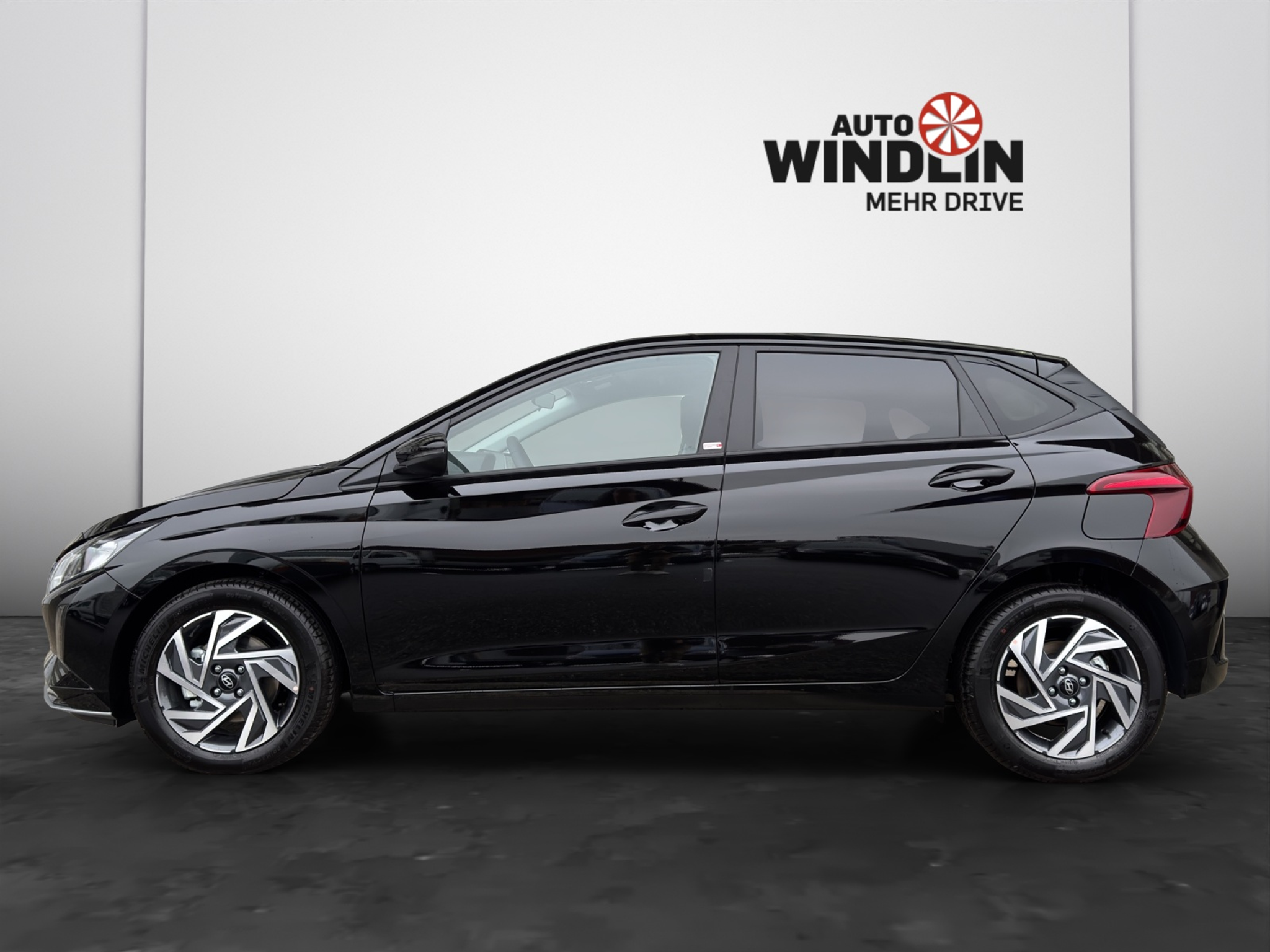 listing desktop thumbnail image 3