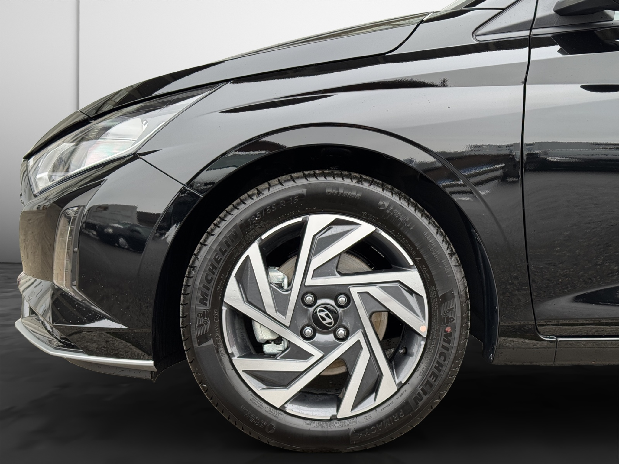 listing desktop thumbnail image 15