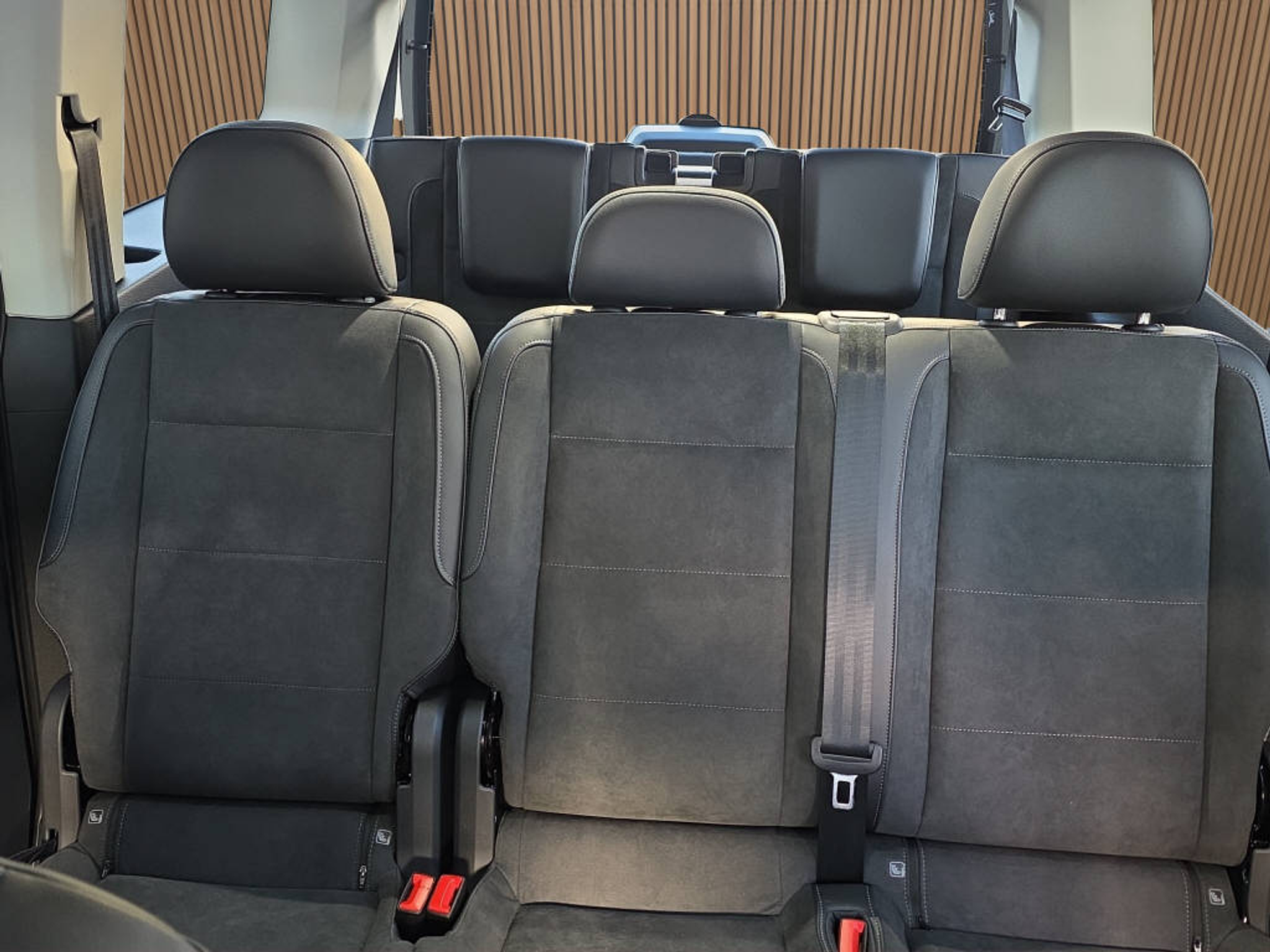 listing desktop thumbnail image 14