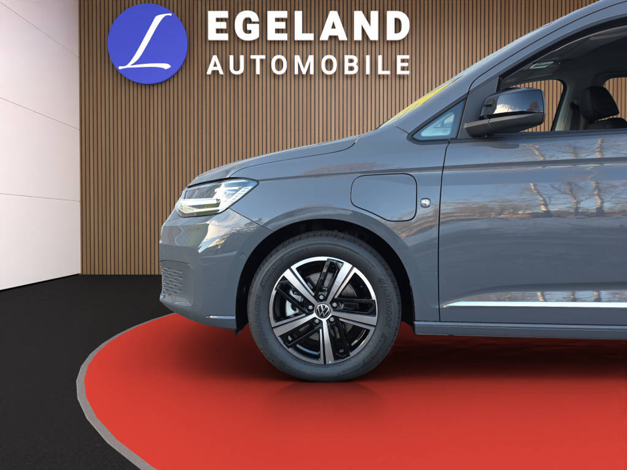 listing desktop thumbnail image 8