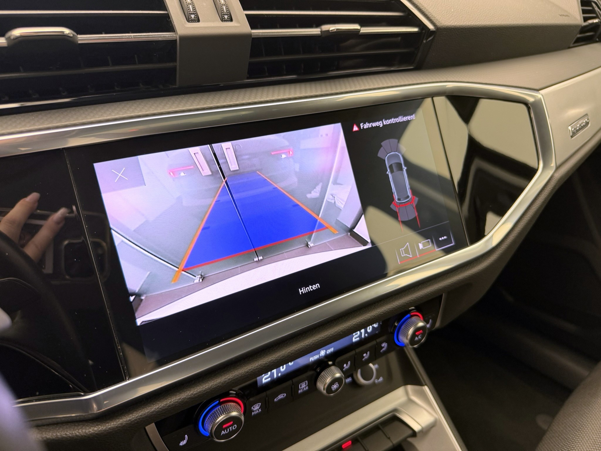 listing desktop thumbnail image 15