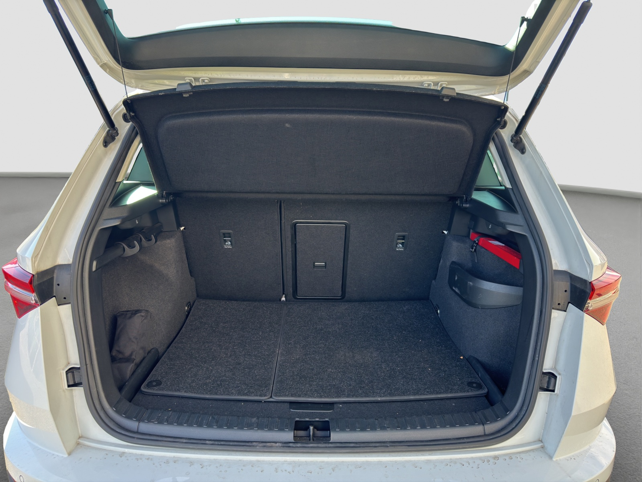 listing desktop thumbnail image 8