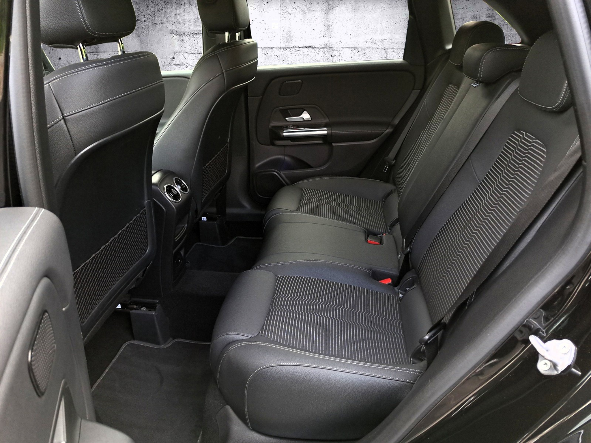 listing desktop thumbnail image 13