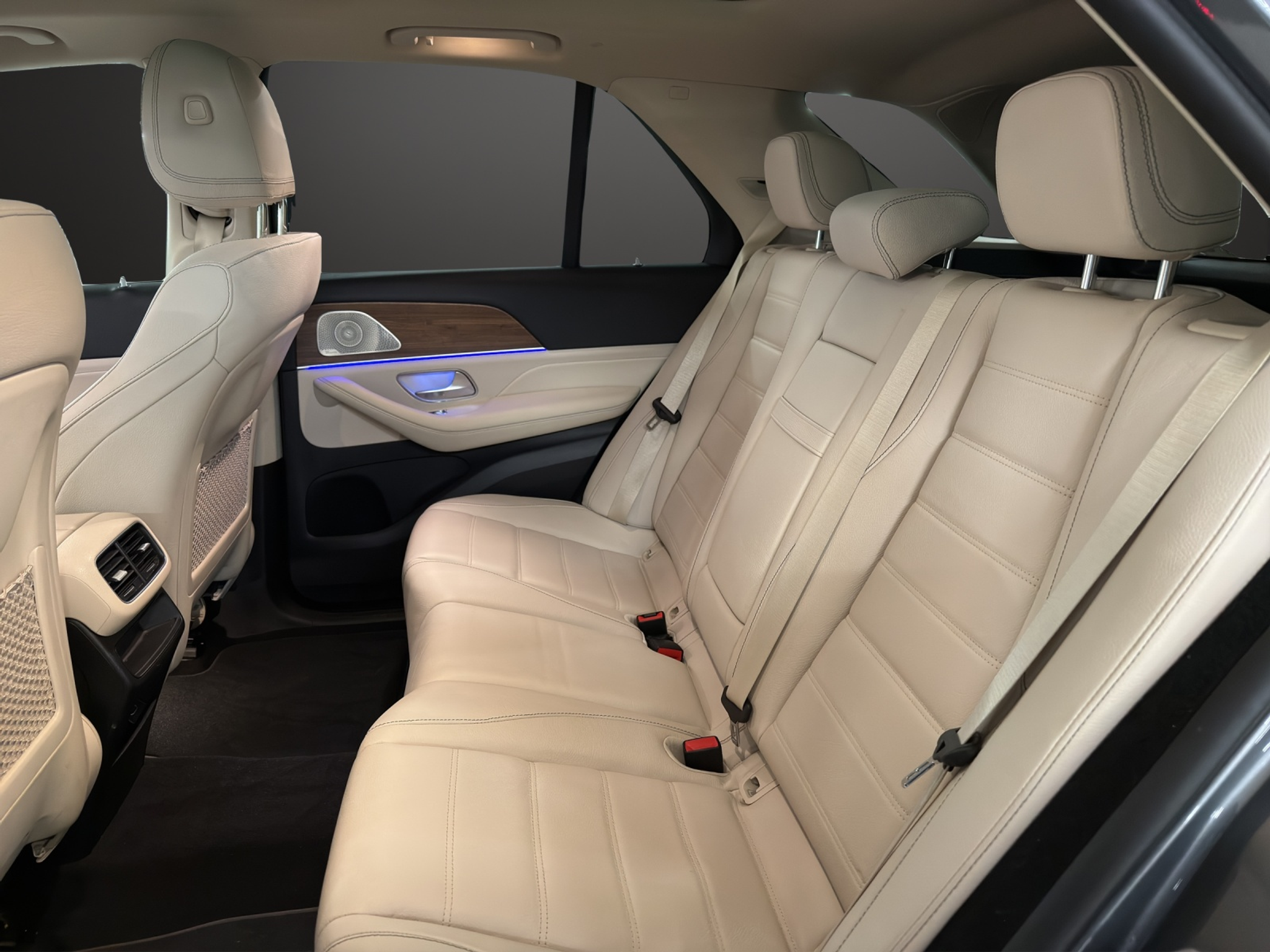 listing desktop thumbnail image 15