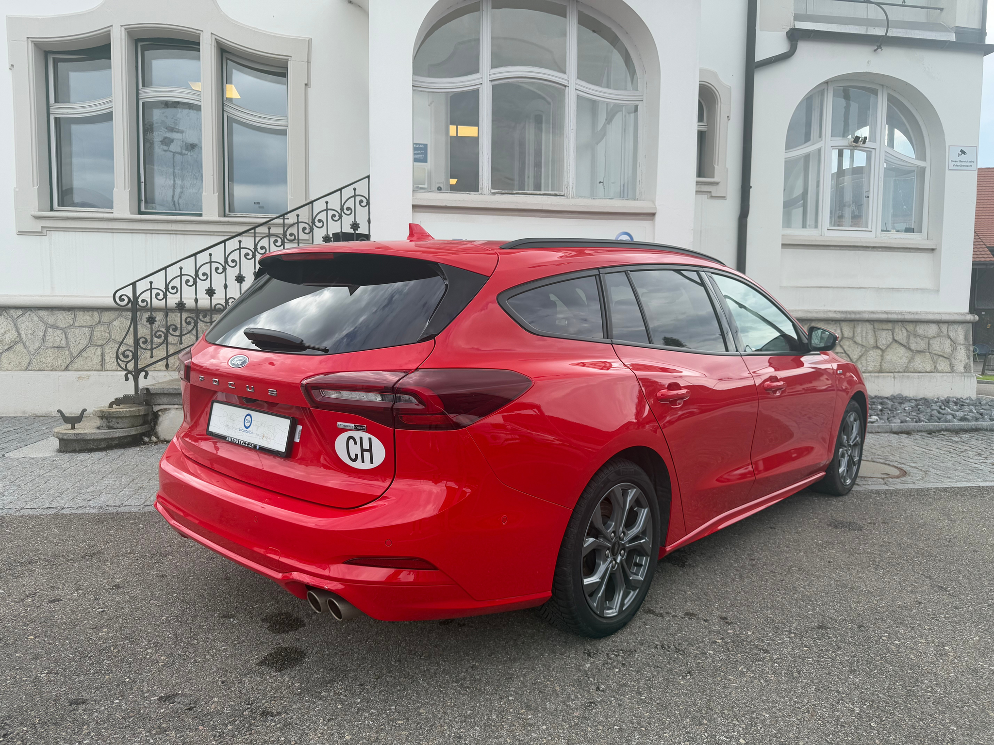 listing desktop thumbnail image 4