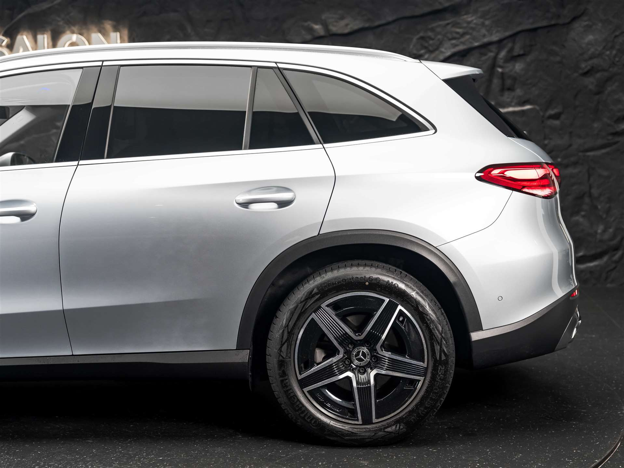 listing desktop thumbnail image 17