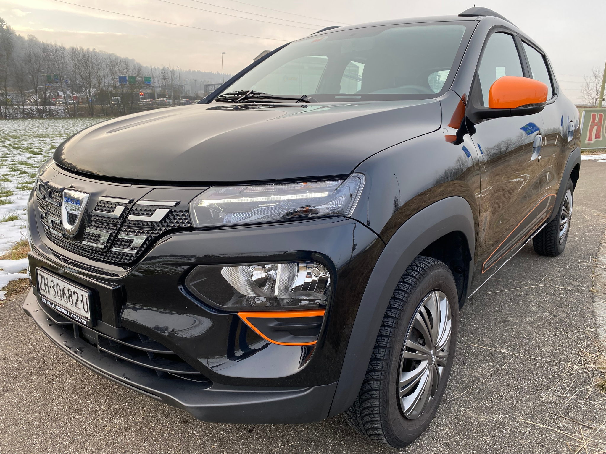 listing desktop thumbnail image 1