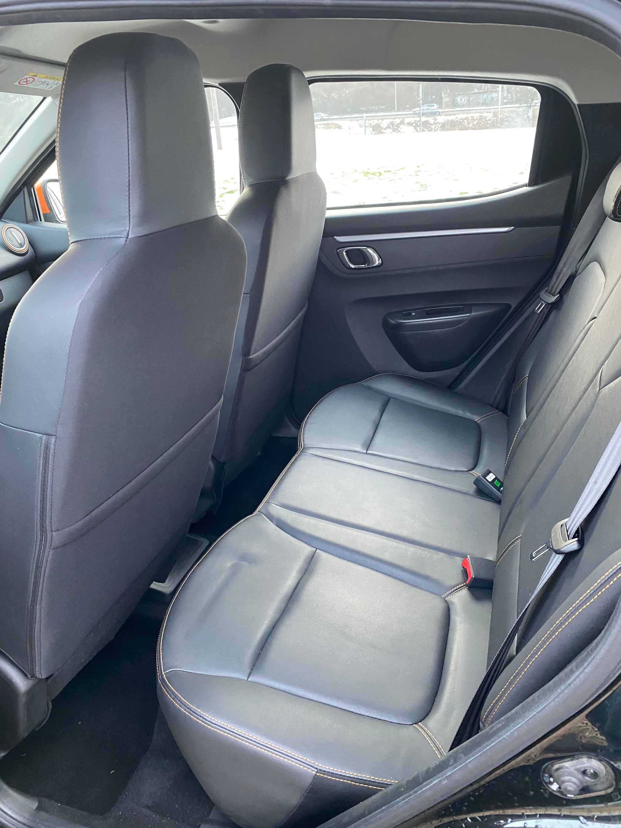 listing desktop thumbnail image 9