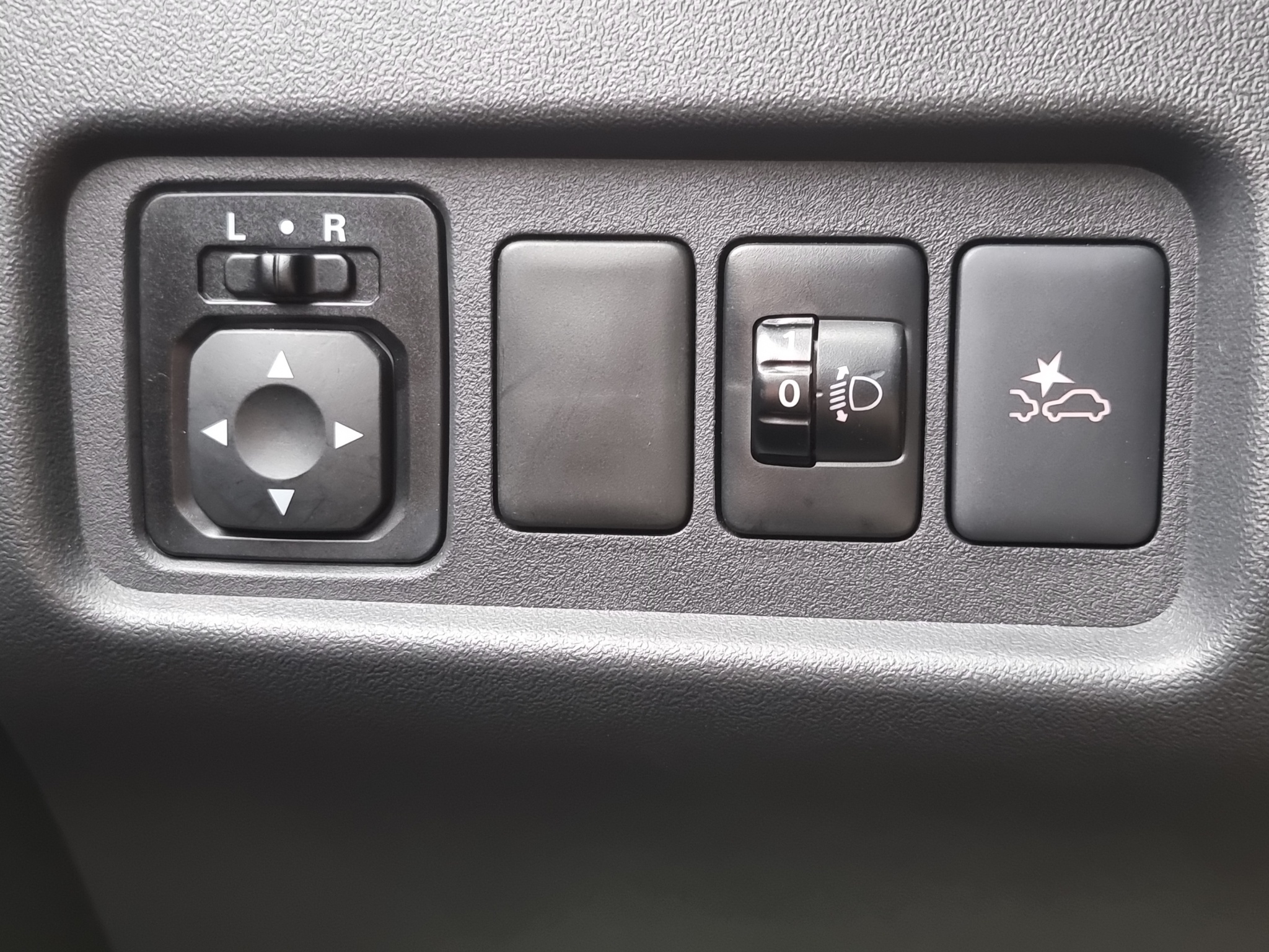 listing desktop thumbnail image 12