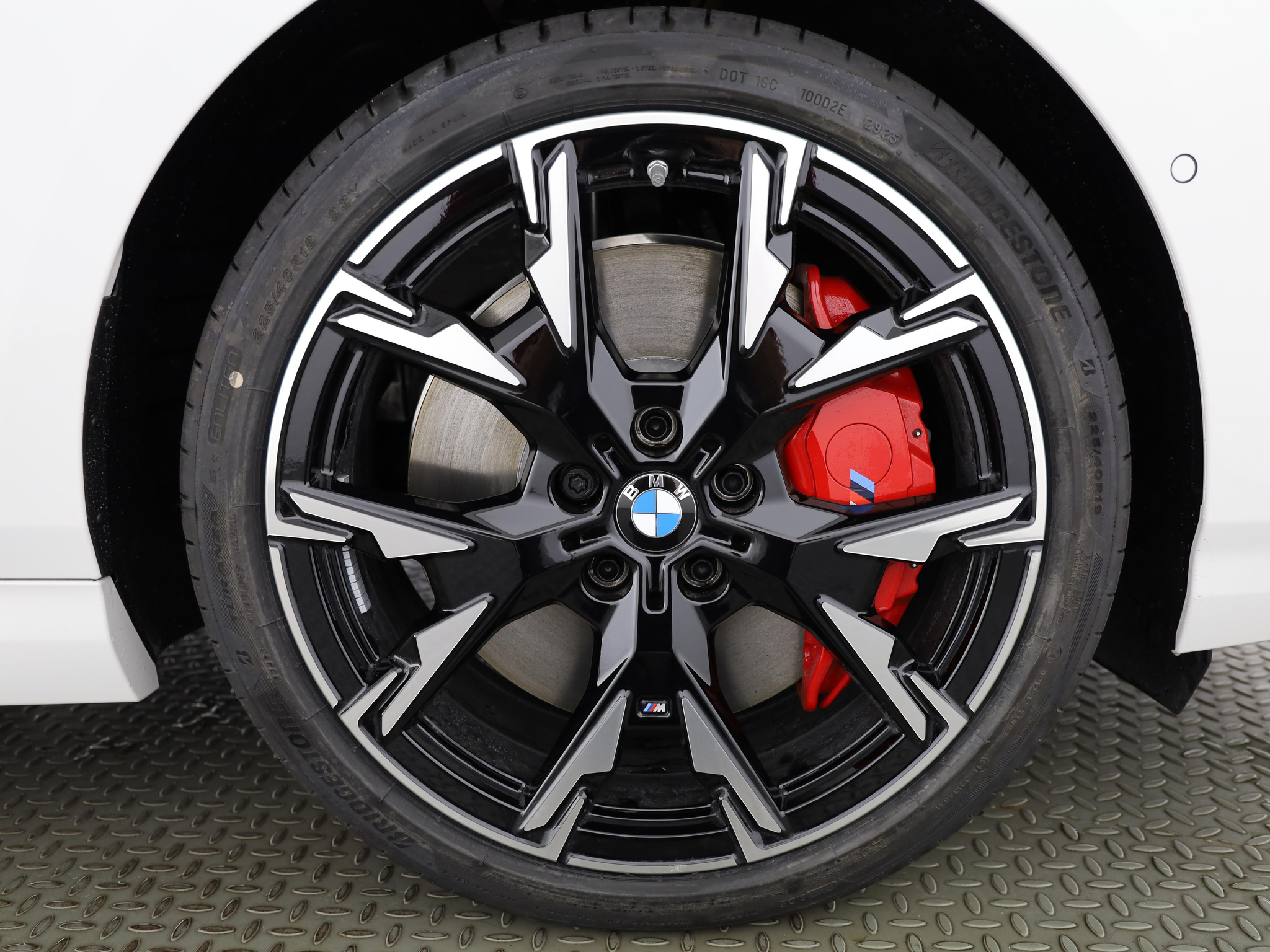 listing desktop thumbnail image 6