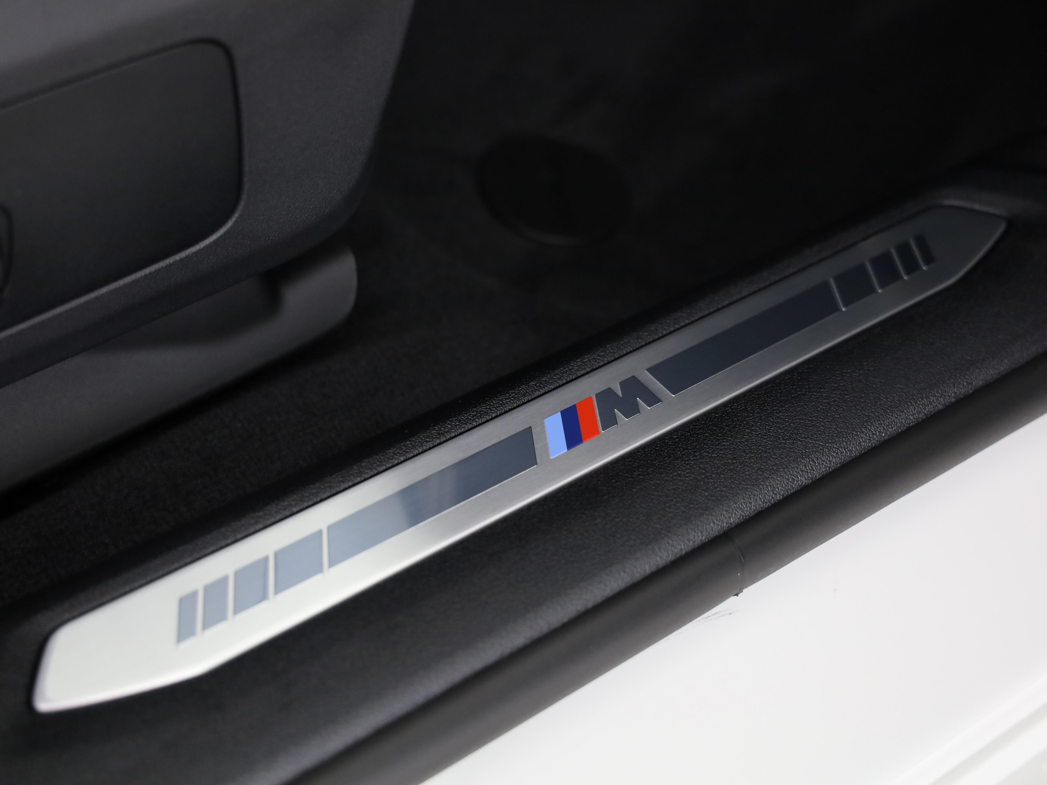 listing desktop thumbnail image 15