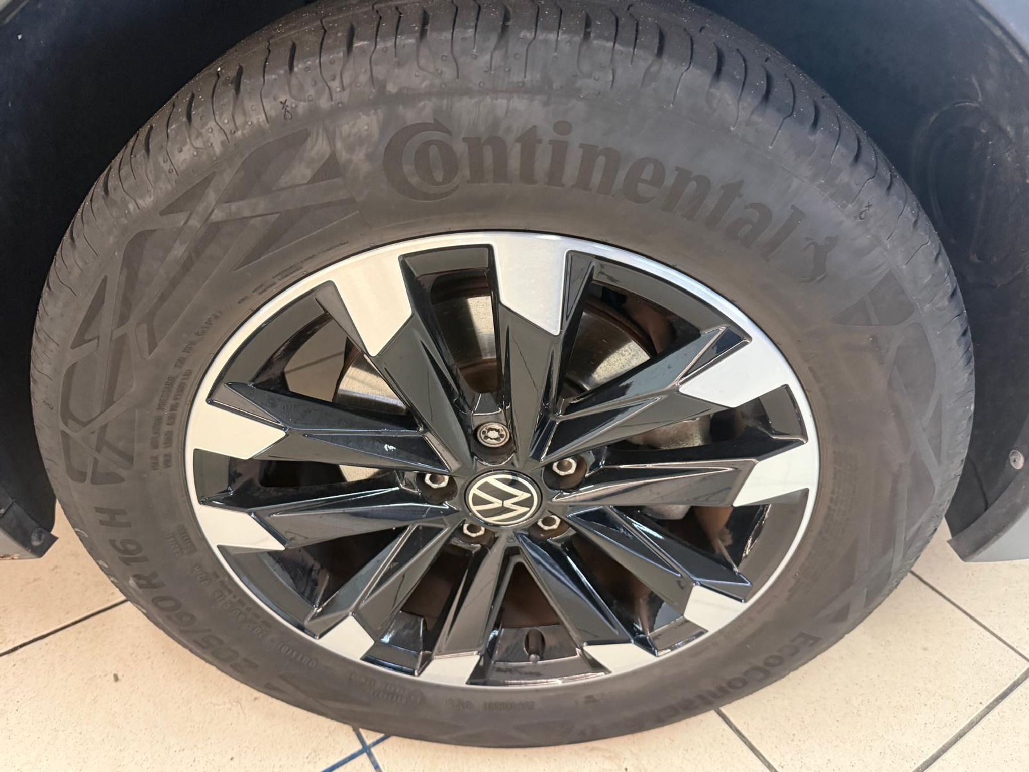 listing desktop thumbnail image 4