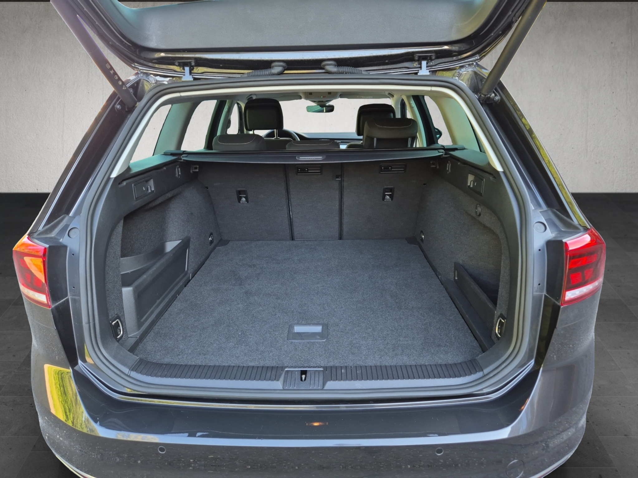 listing desktop thumbnail image 22