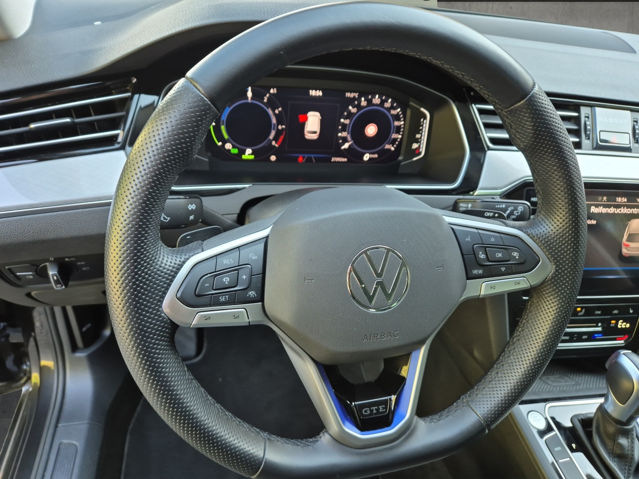 listing desktop thumbnail image 10