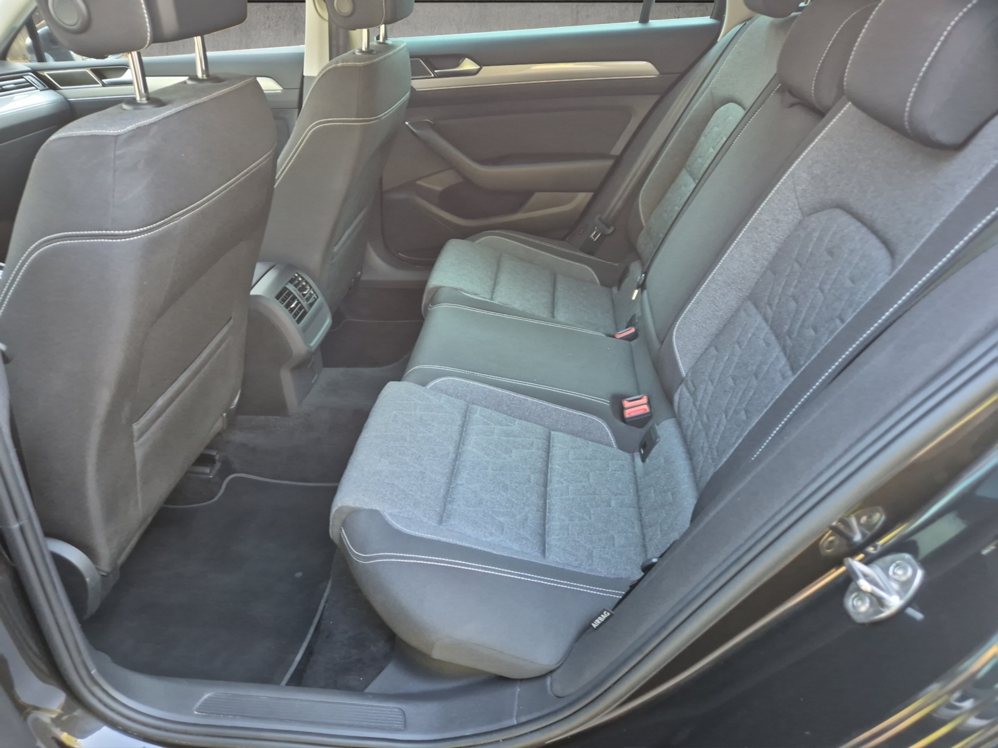 listing desktop thumbnail image 18