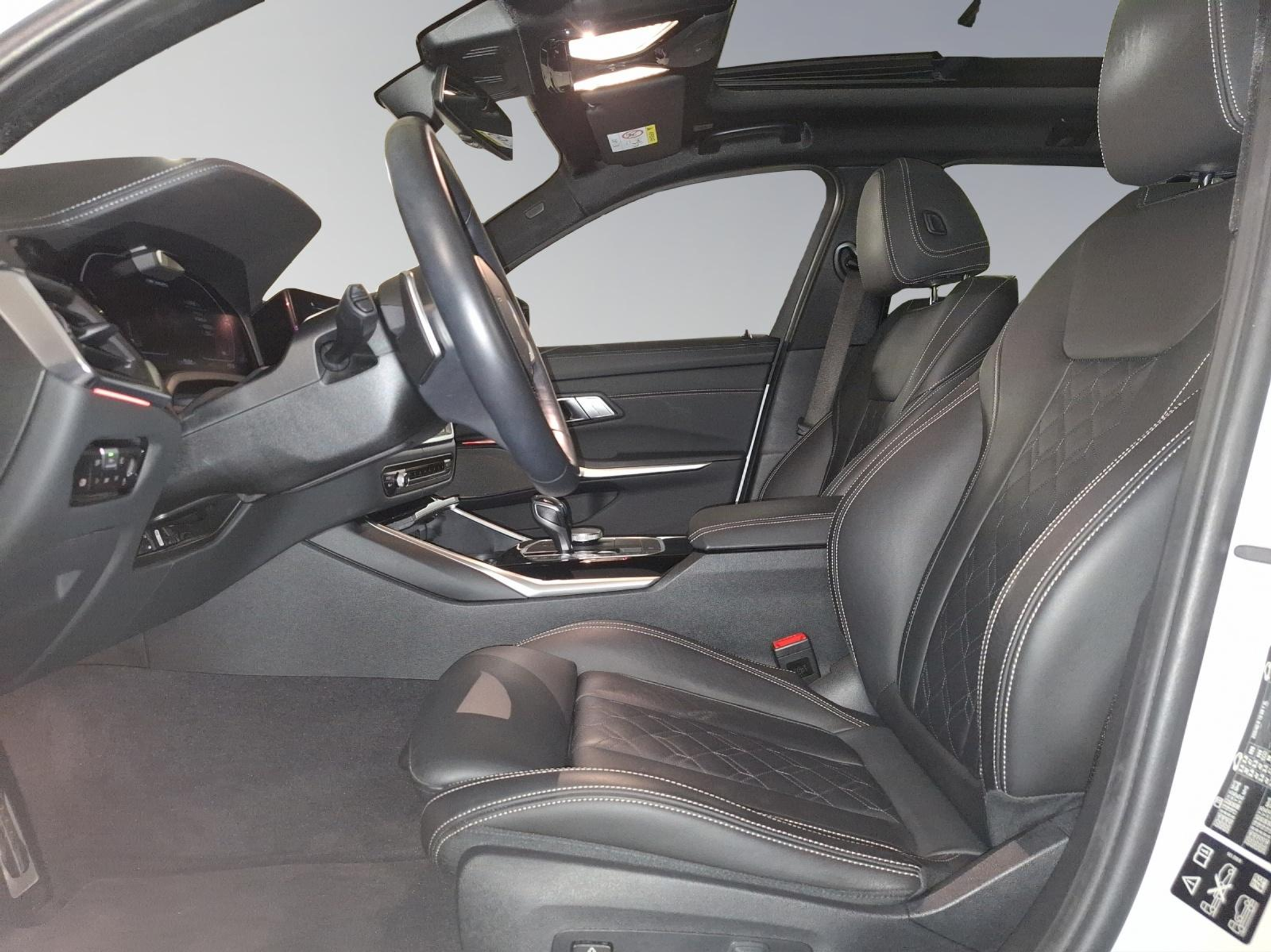 listing desktop thumbnail image 3