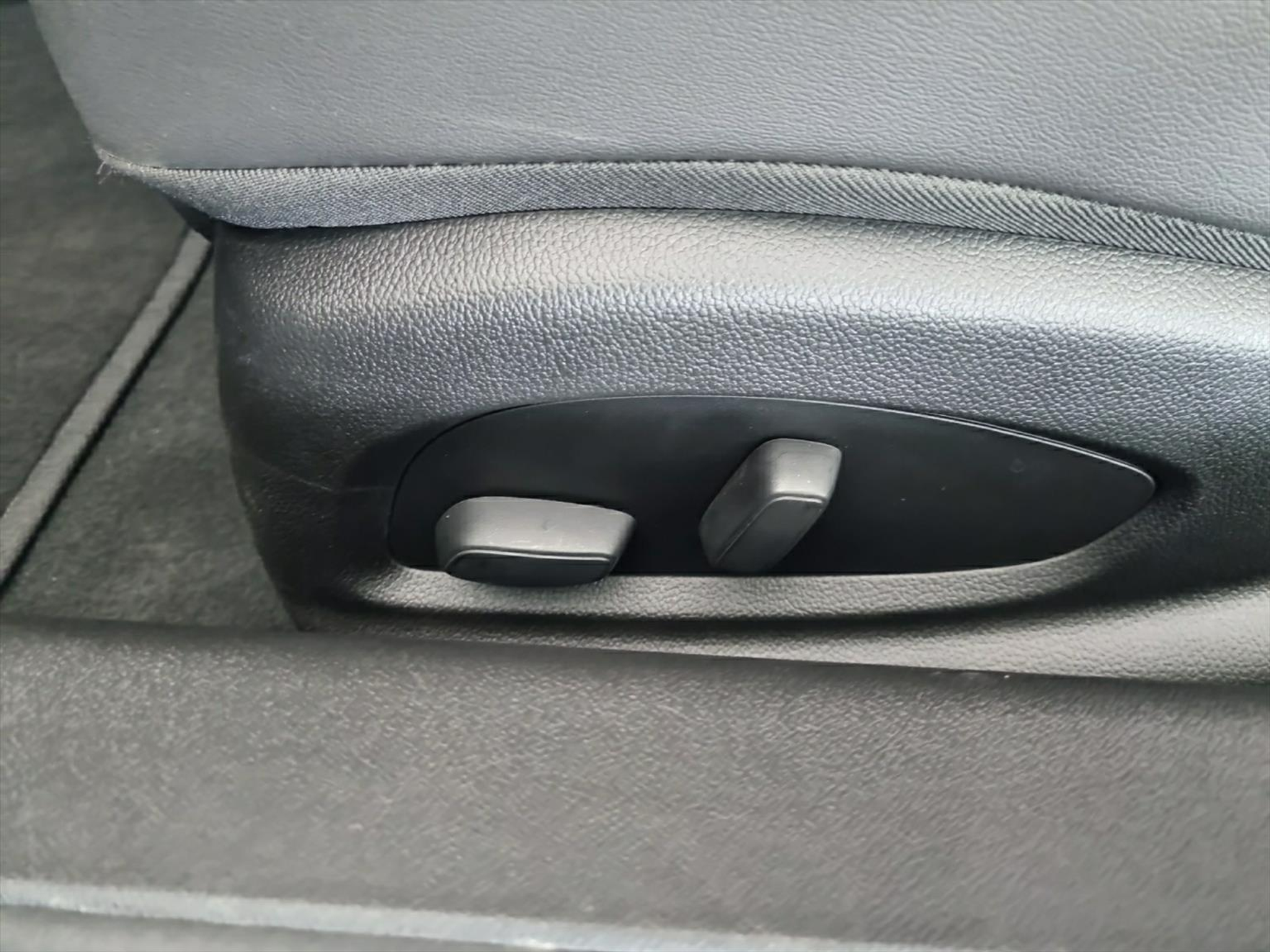 listing desktop thumbnail image 9