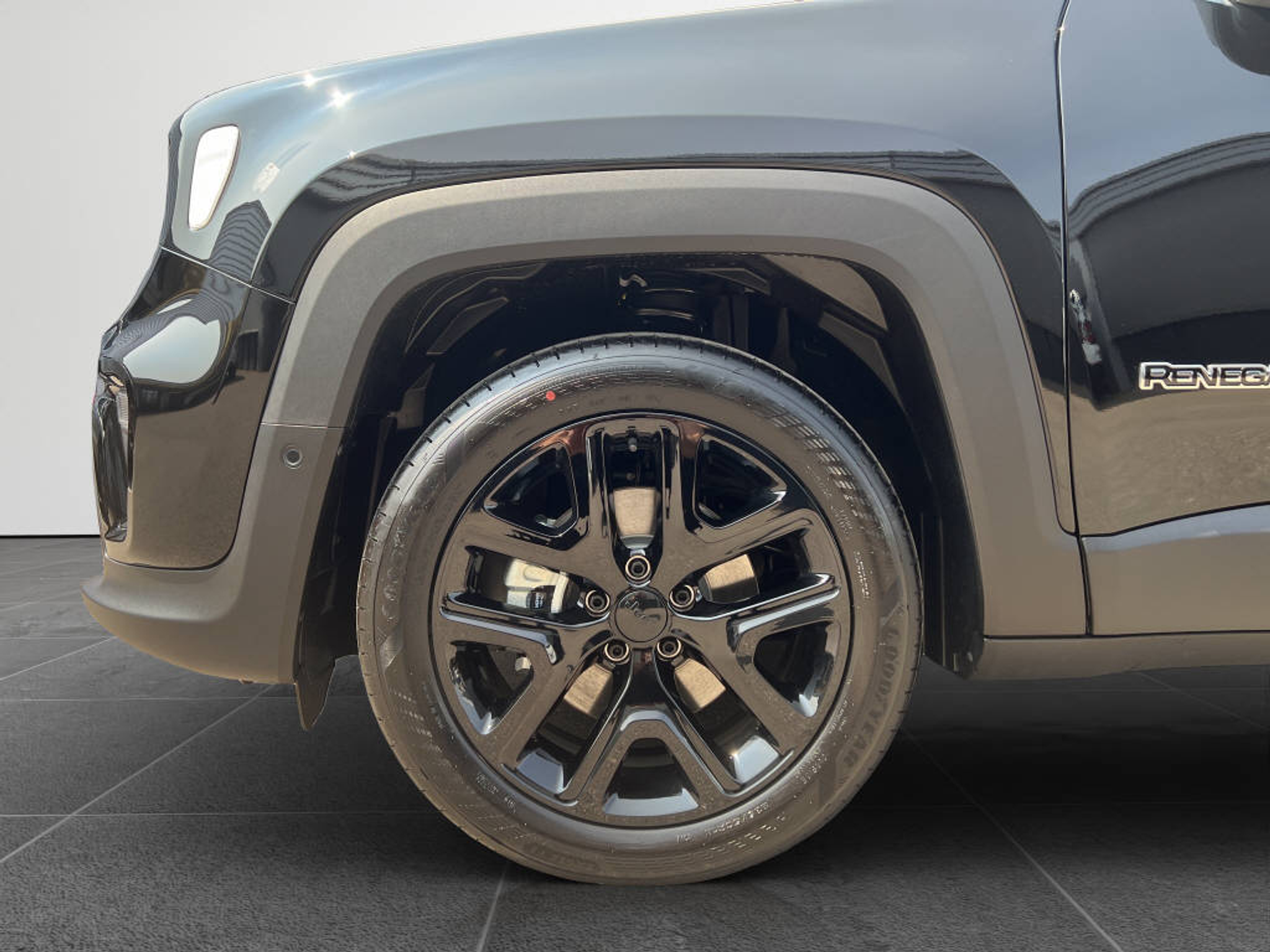 listing desktop thumbnail image 15