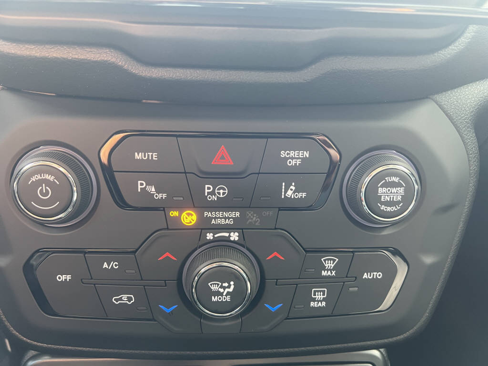 listing desktop thumbnail image 9