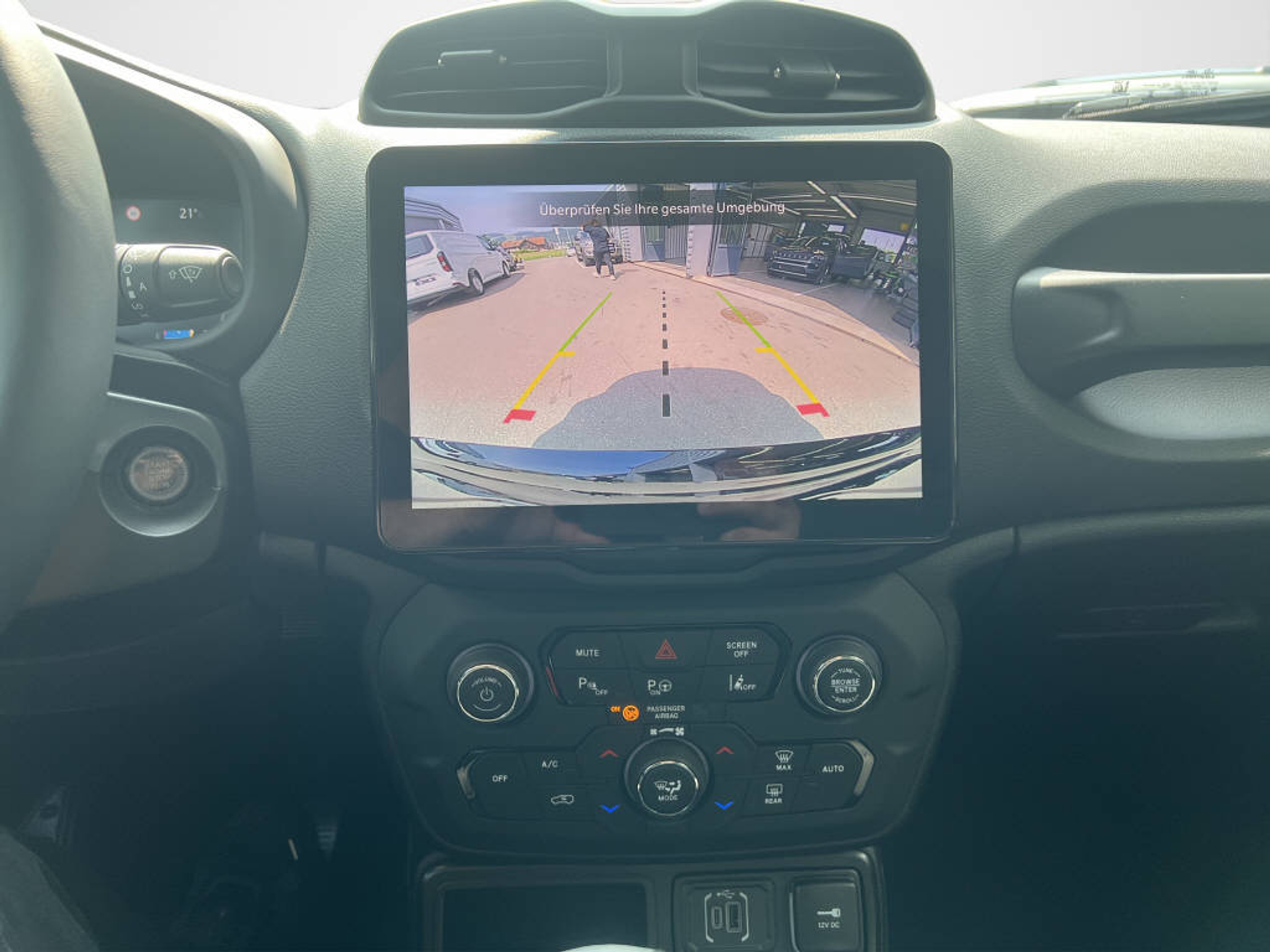 listing desktop thumbnail image 8