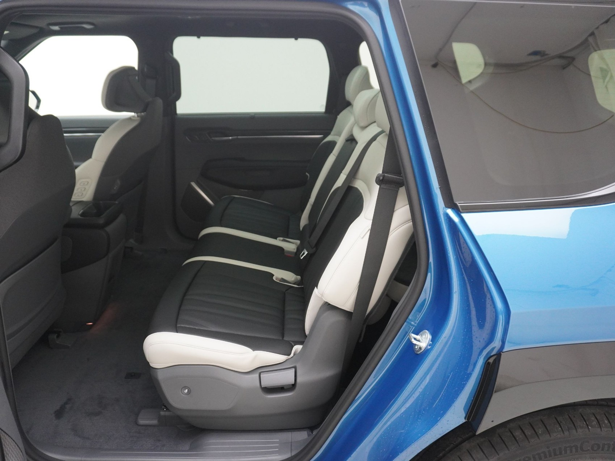 listing desktop thumbnail image 15