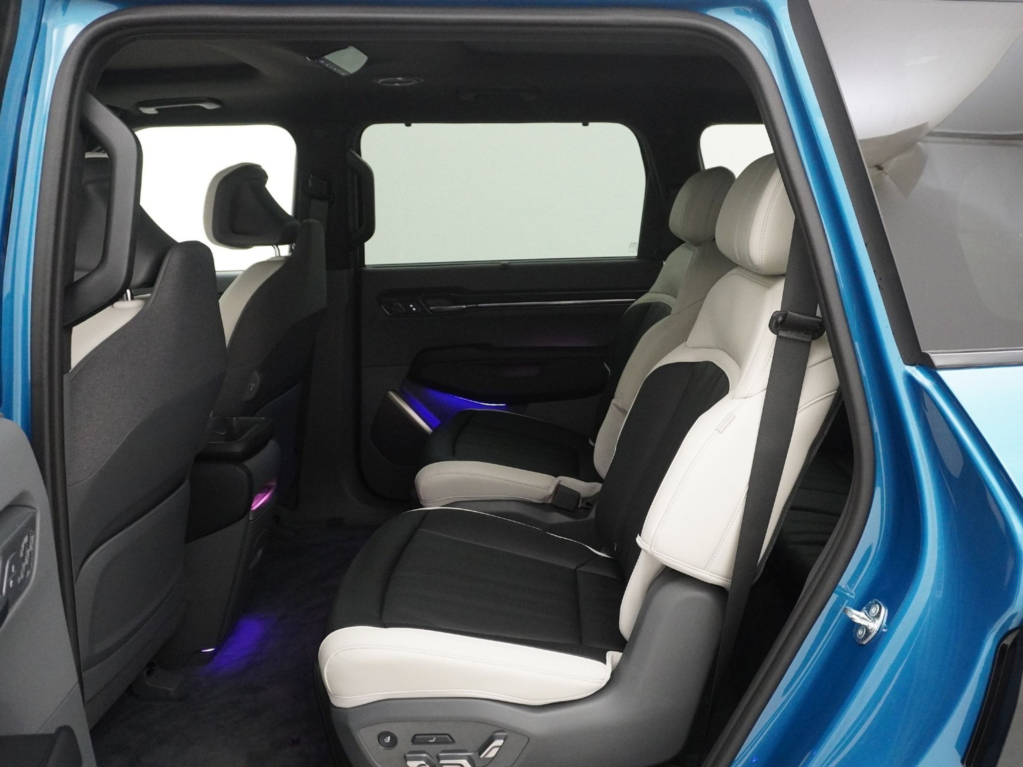 listing desktop thumbnail image 15