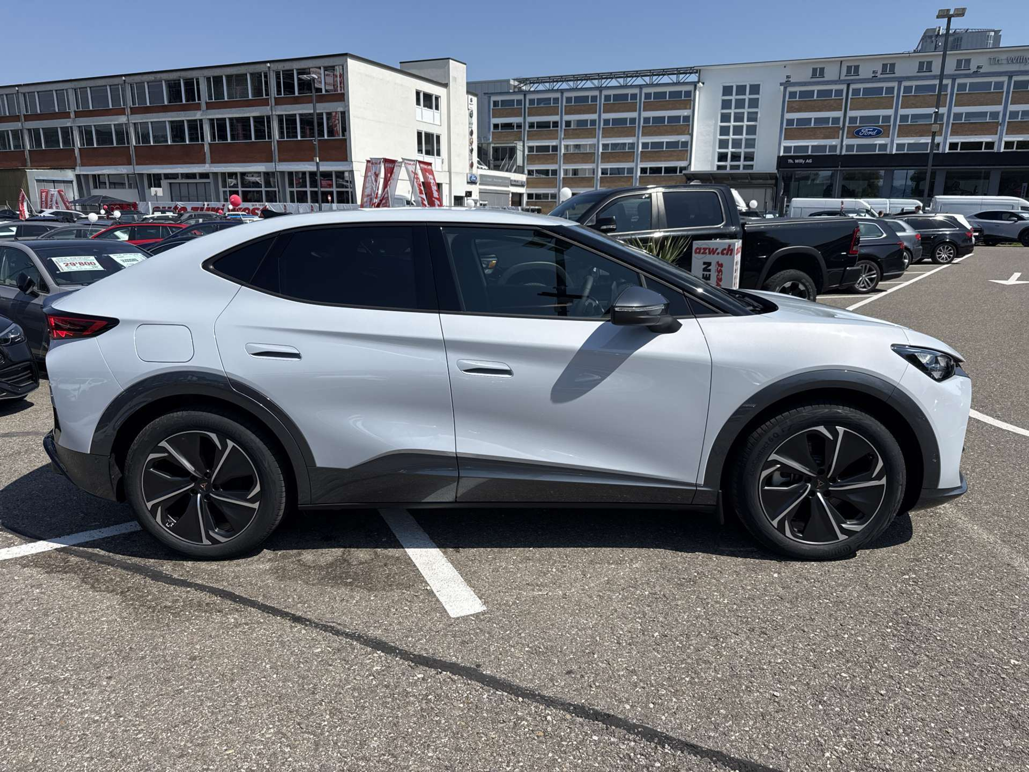 listing desktop thumbnail image 9