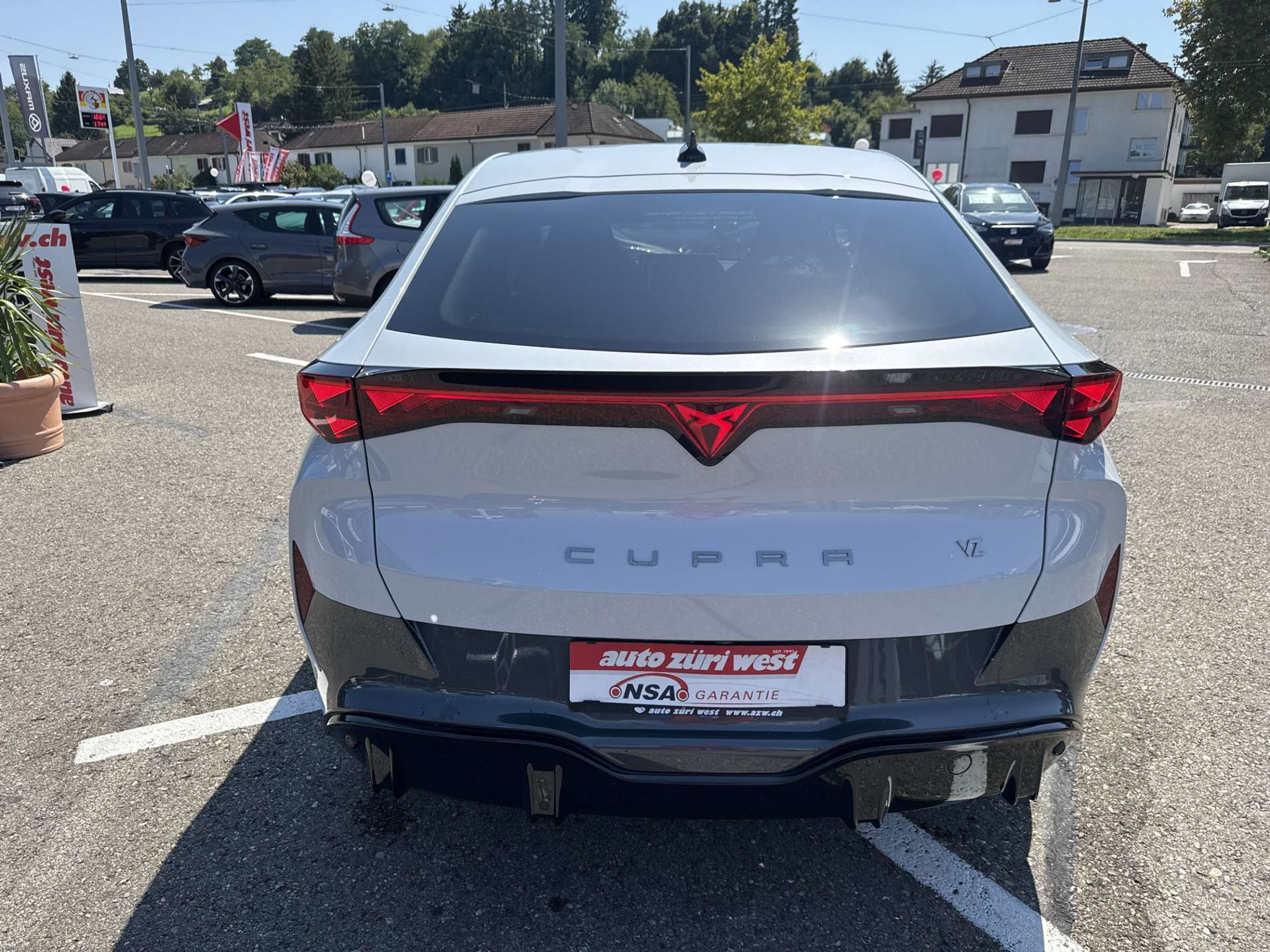 listing desktop thumbnail image 13