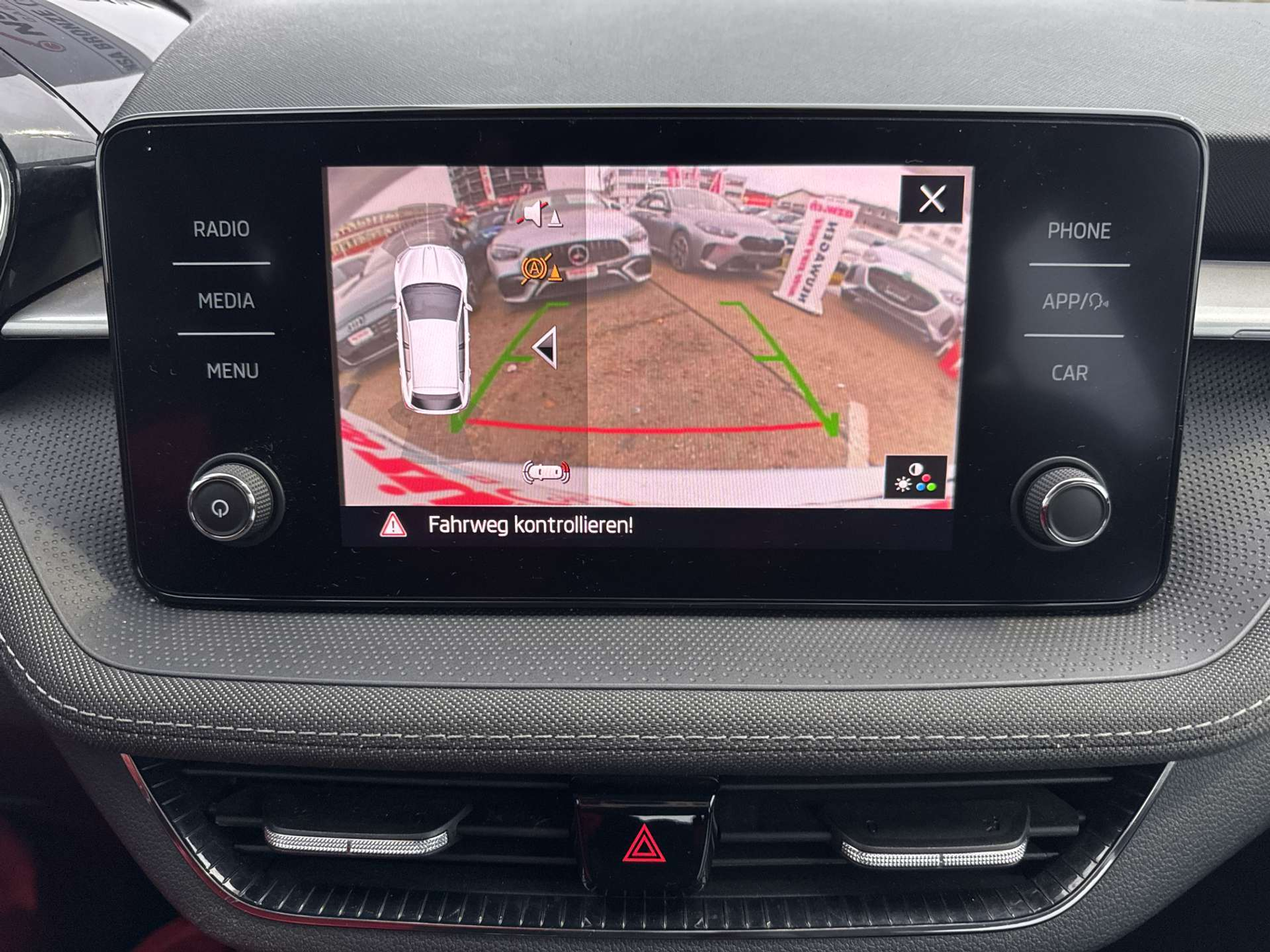 listing desktop thumbnail image 9