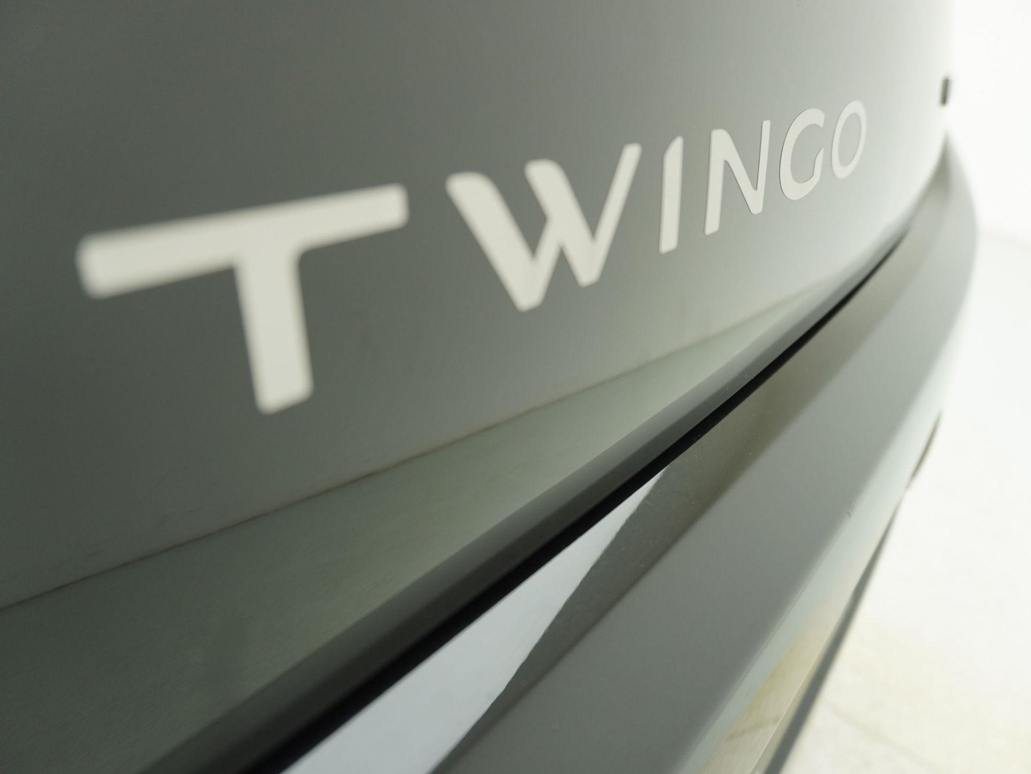 listing desktop thumbnail image 18