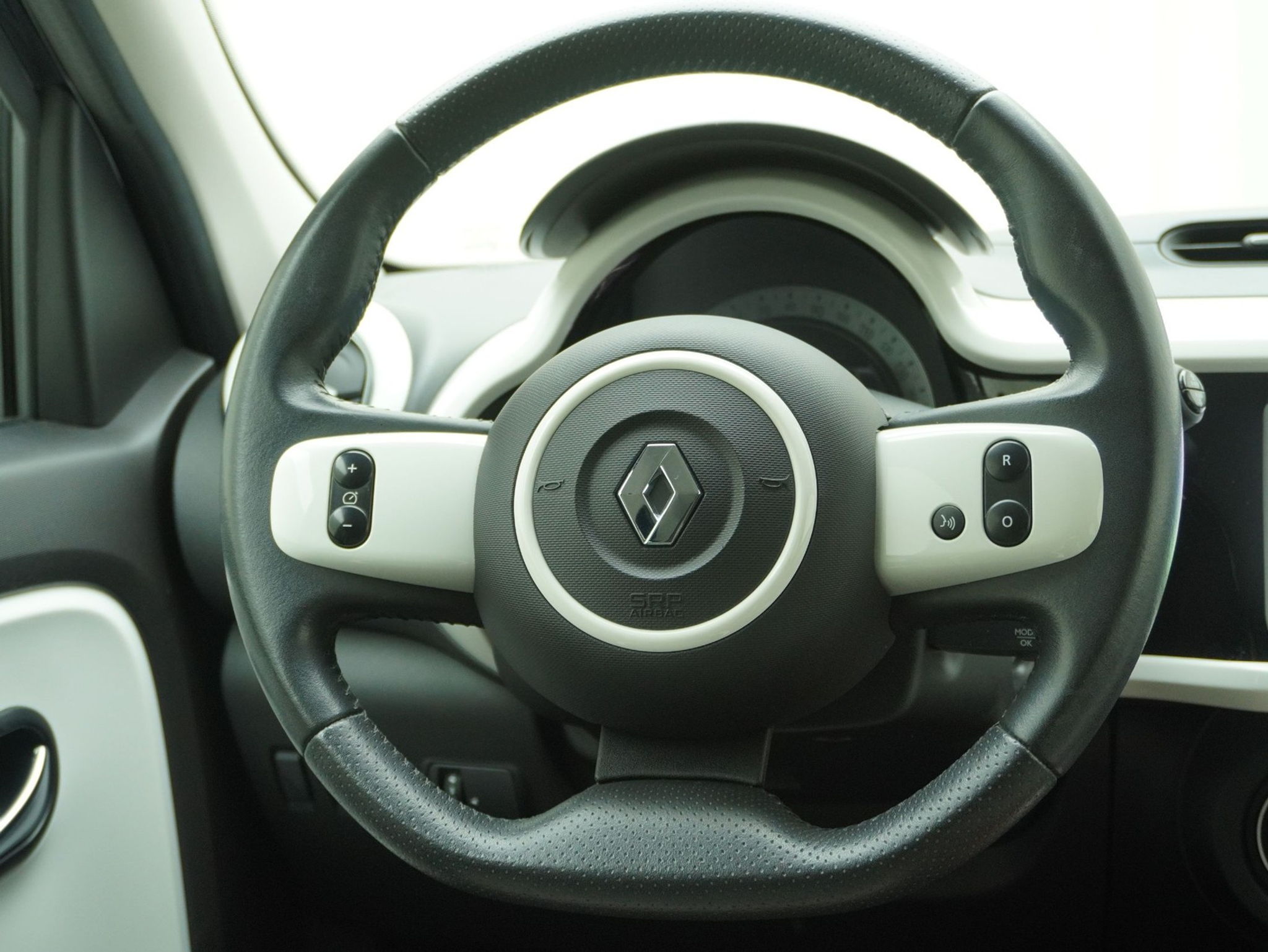 listing desktop thumbnail image 7