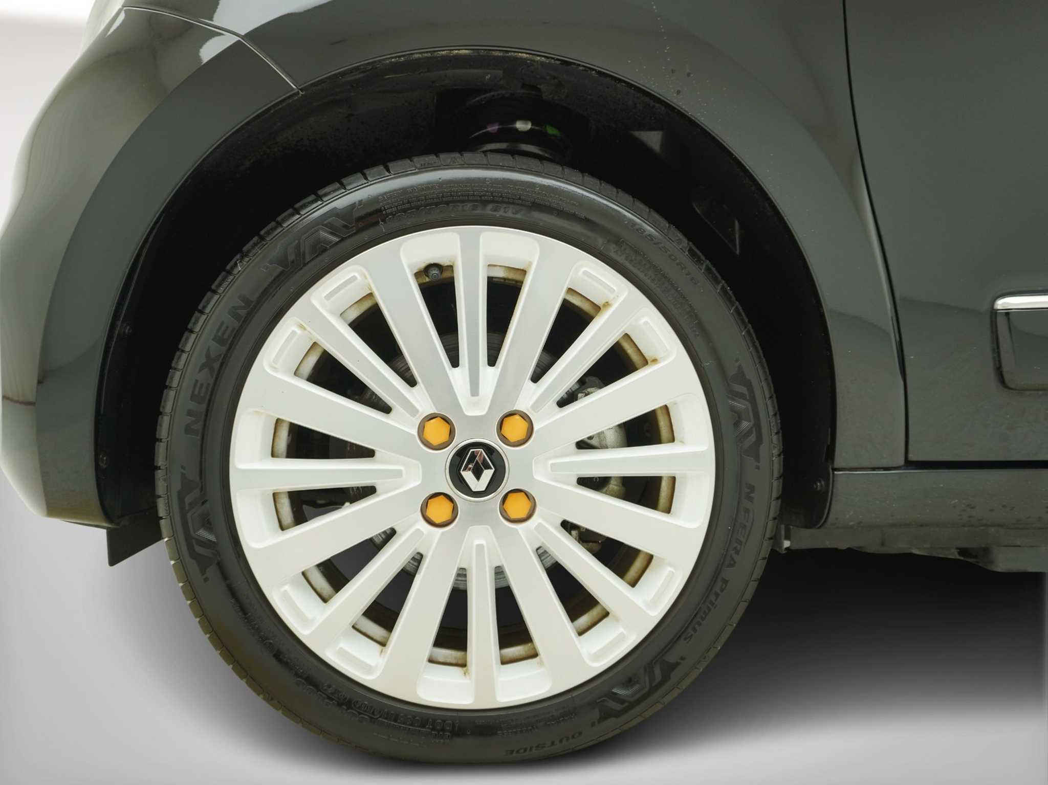 listing desktop thumbnail image 6