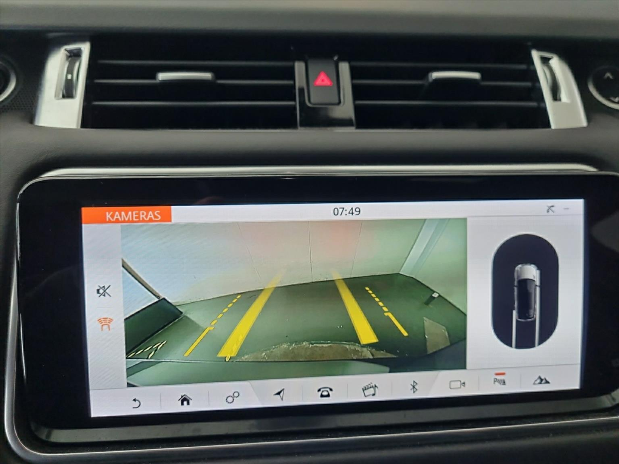 listing desktop thumbnail image 11