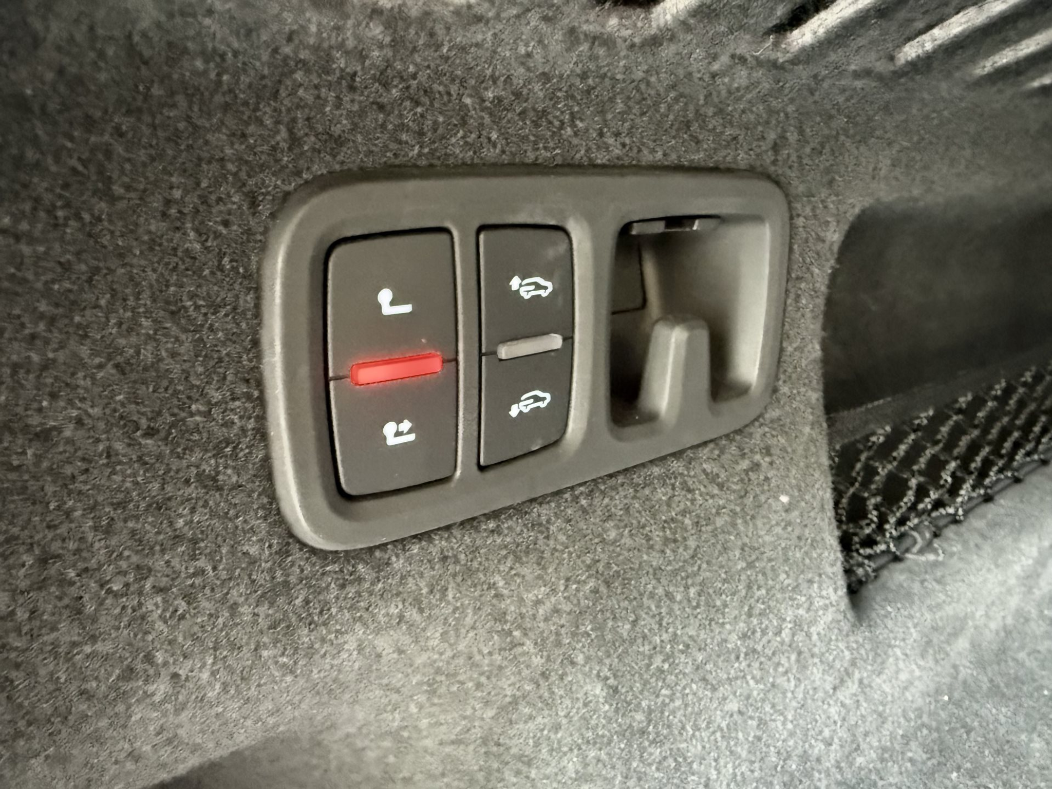 listing desktop thumbnail image 25