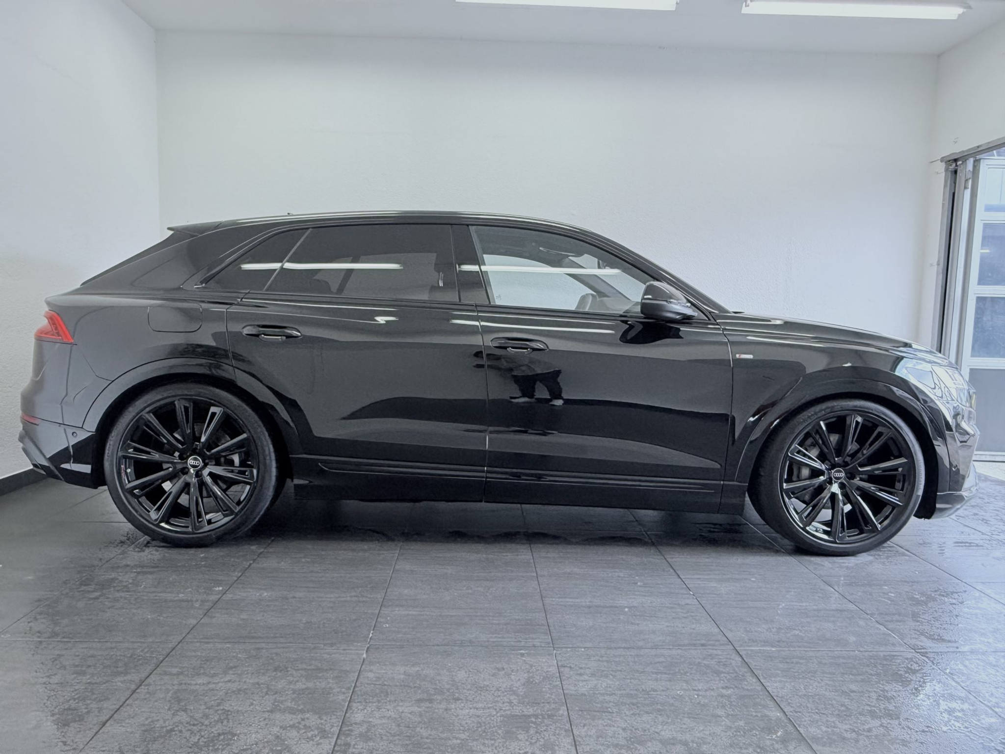 listing desktop thumbnail image 5