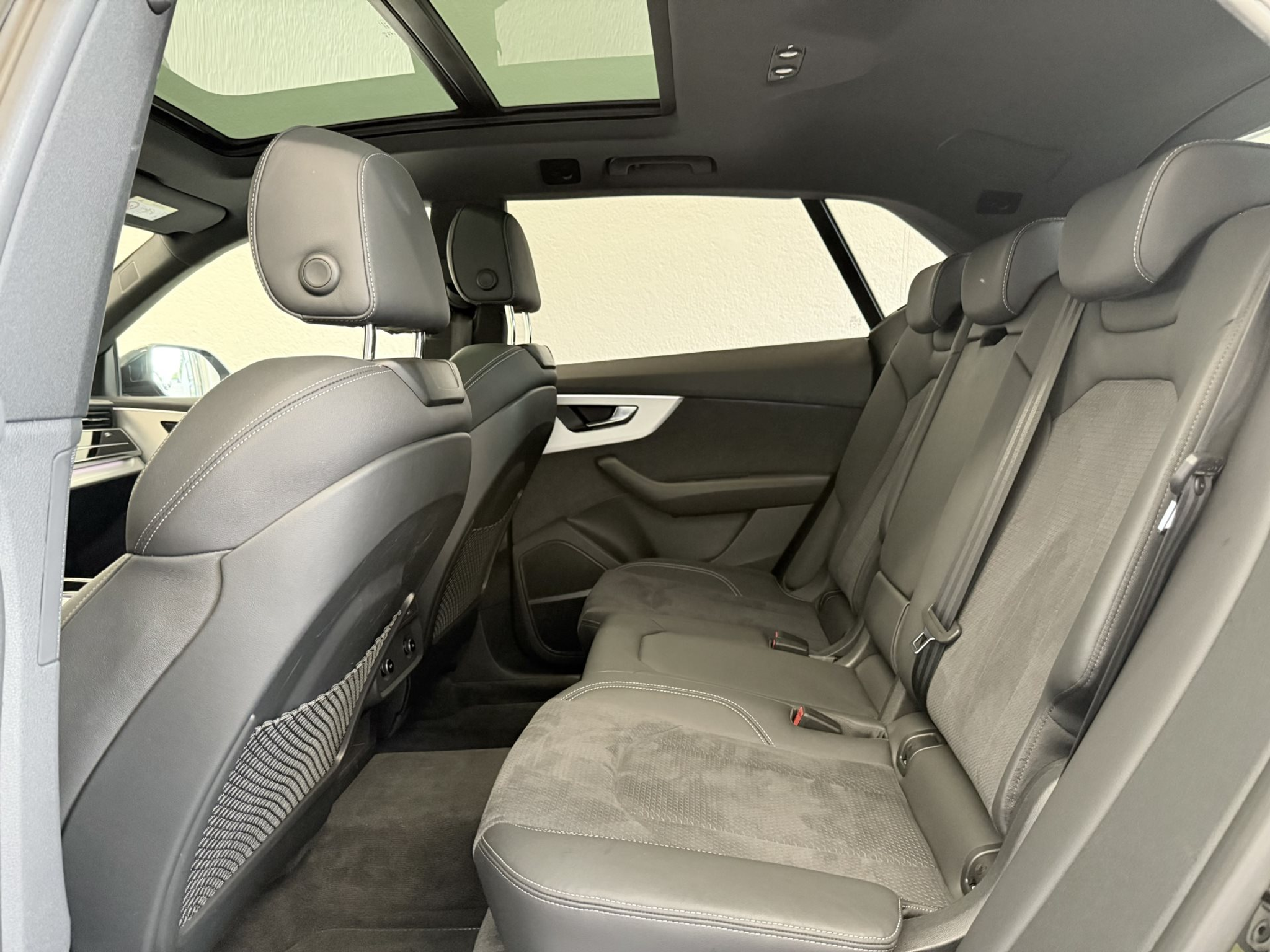 listing desktop thumbnail image 22