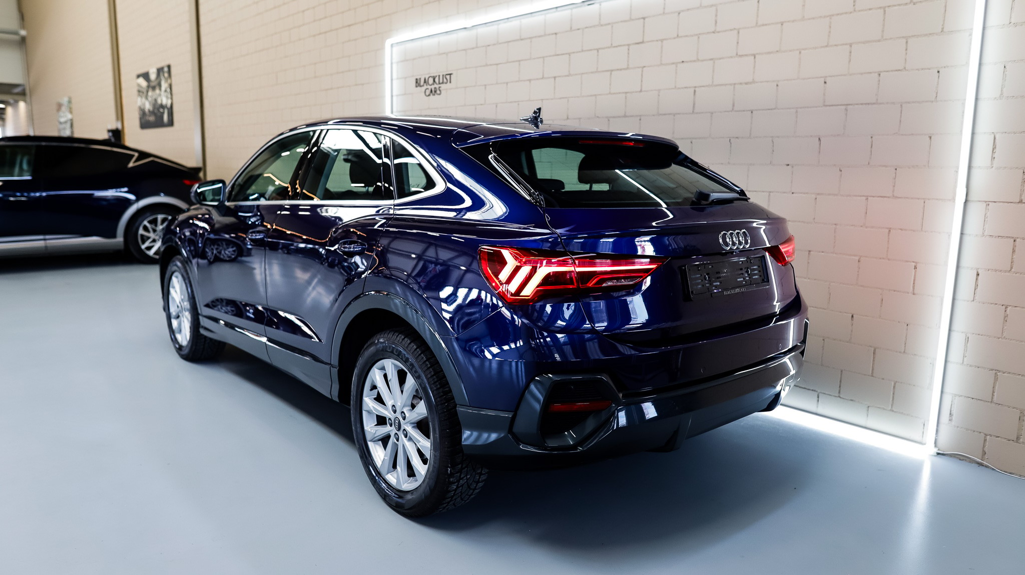 listing desktop thumbnail image 4