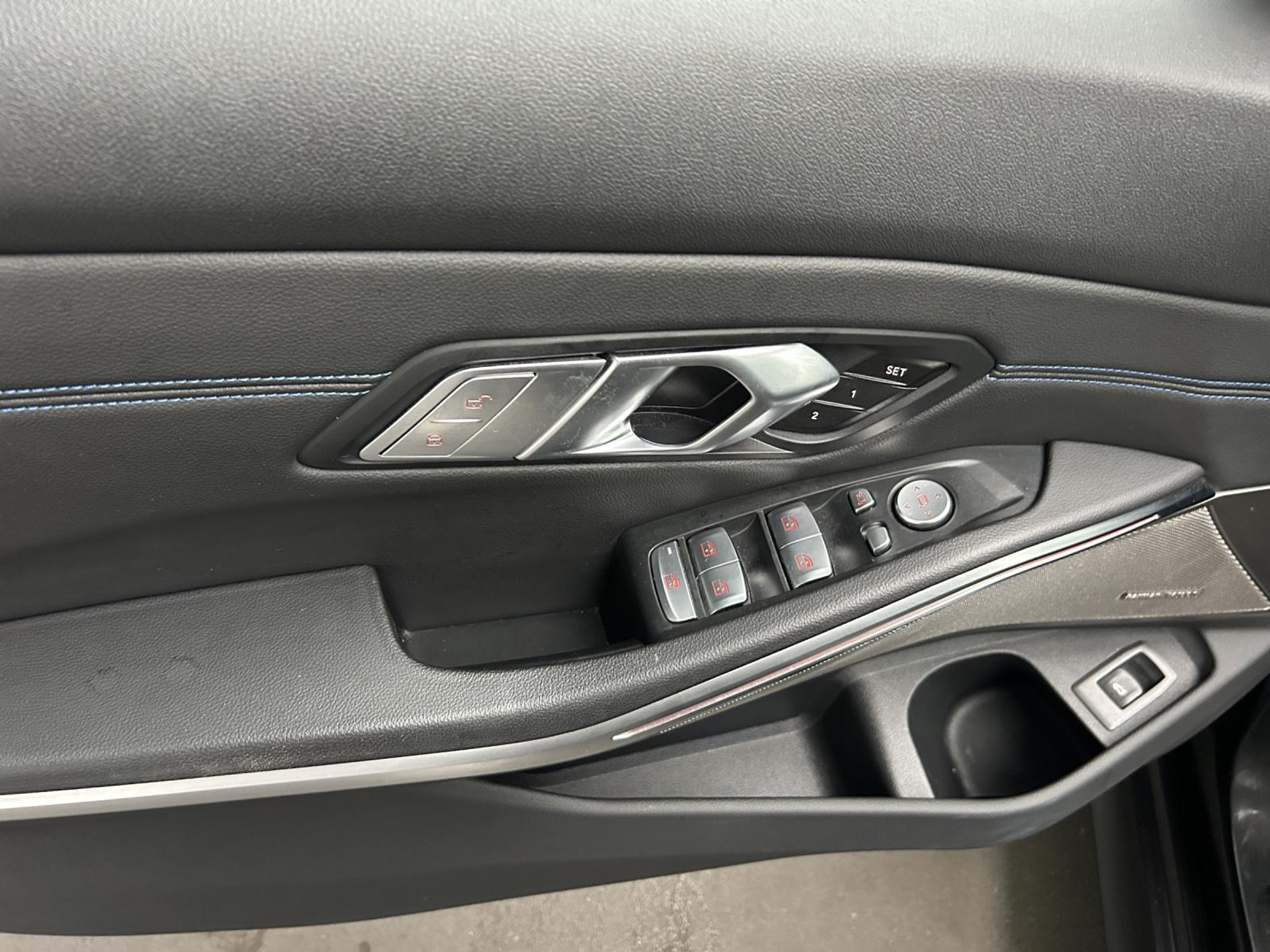 listing desktop thumbnail image 16